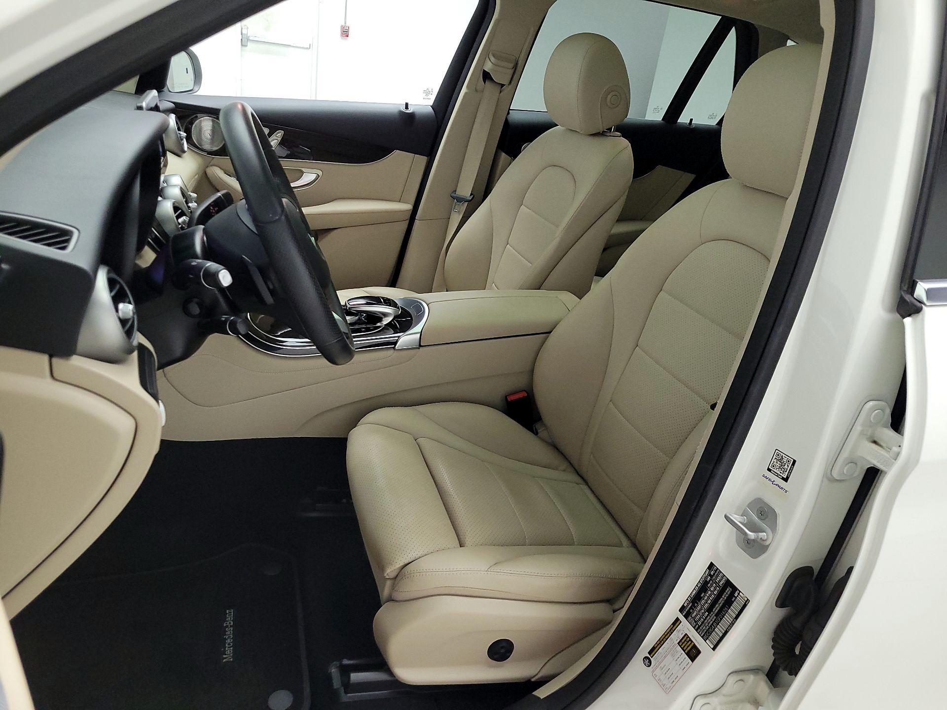 Thumbnail: 2016 Mercedes-Benz GLC - 11