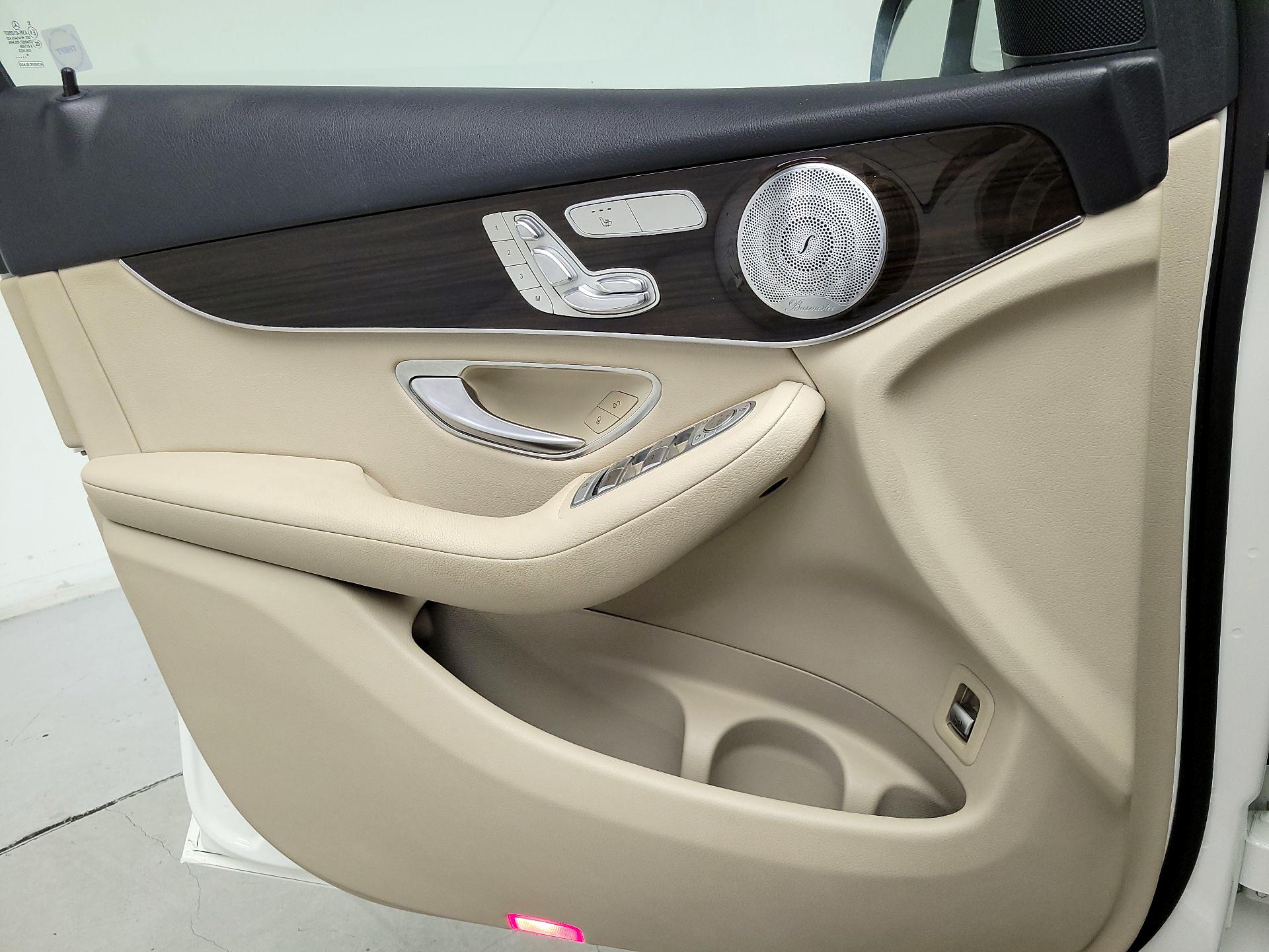 Thumbnail: 2016 Mercedes-Benz GLC - 12