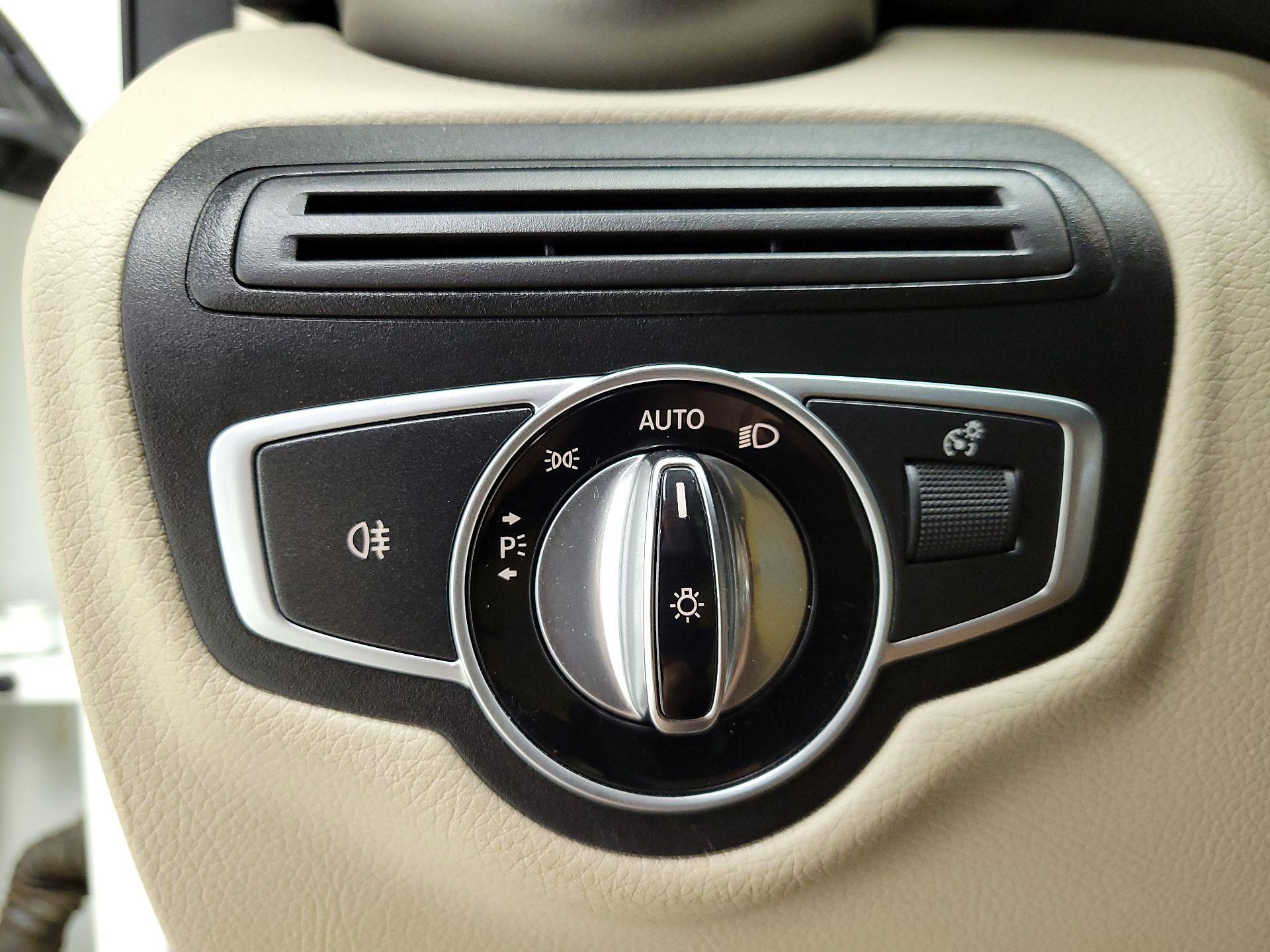 Thumbnail: 2016 Mercedes-Benz GLC - 13