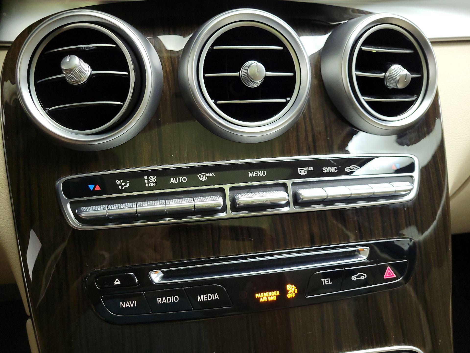 Thumbnail: 2016 Mercedes-Benz GLC - 16