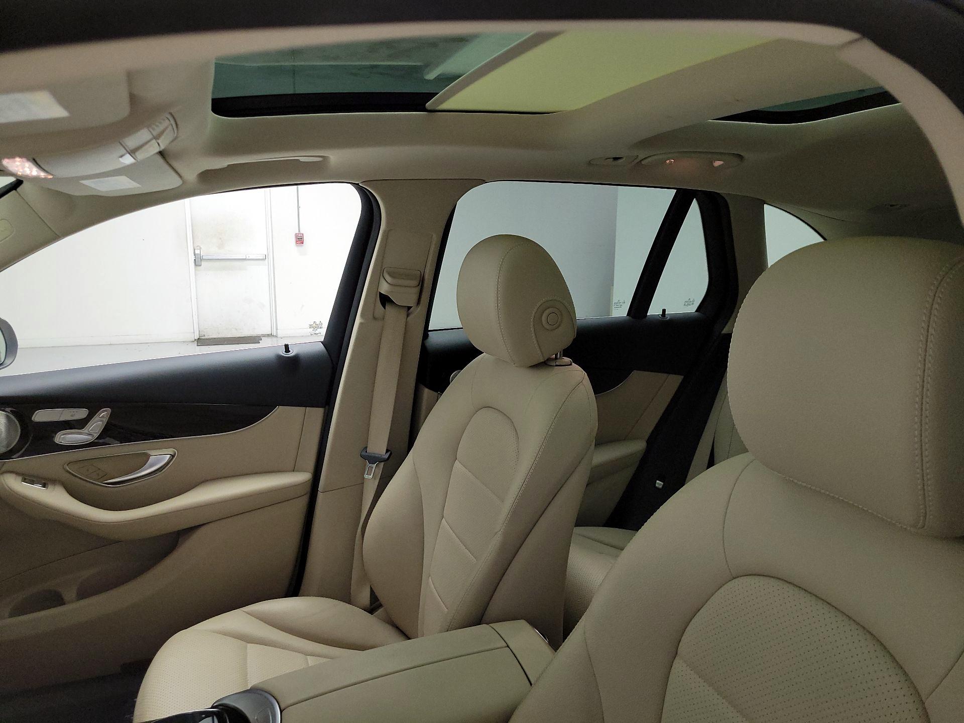 Thumbnail: 2016 Mercedes-Benz GLC - 19