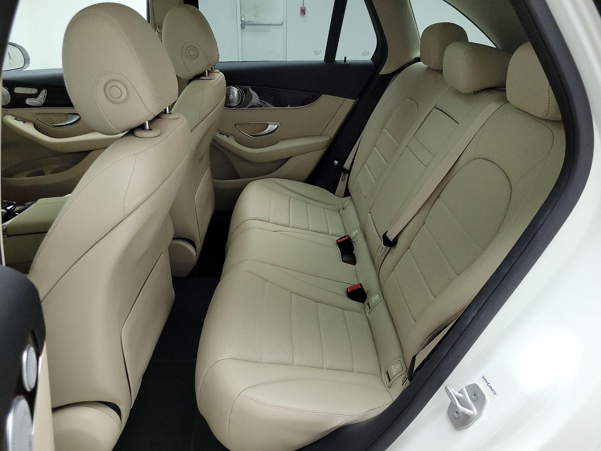 Thumbnail: 2016 Mercedes-Benz GLC - 20