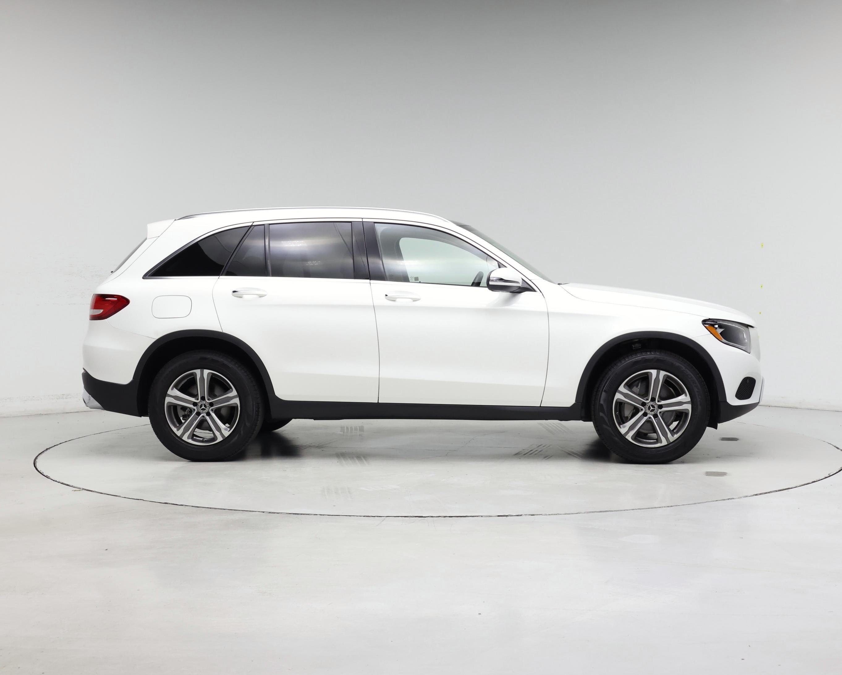 Thumbnail: 2016 Mercedes-Benz GLC - 7