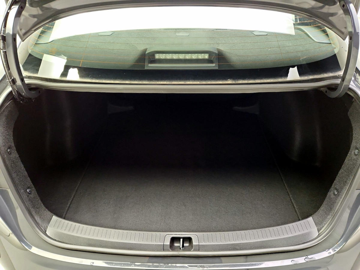 Trunk/Cargo (Seats Up)