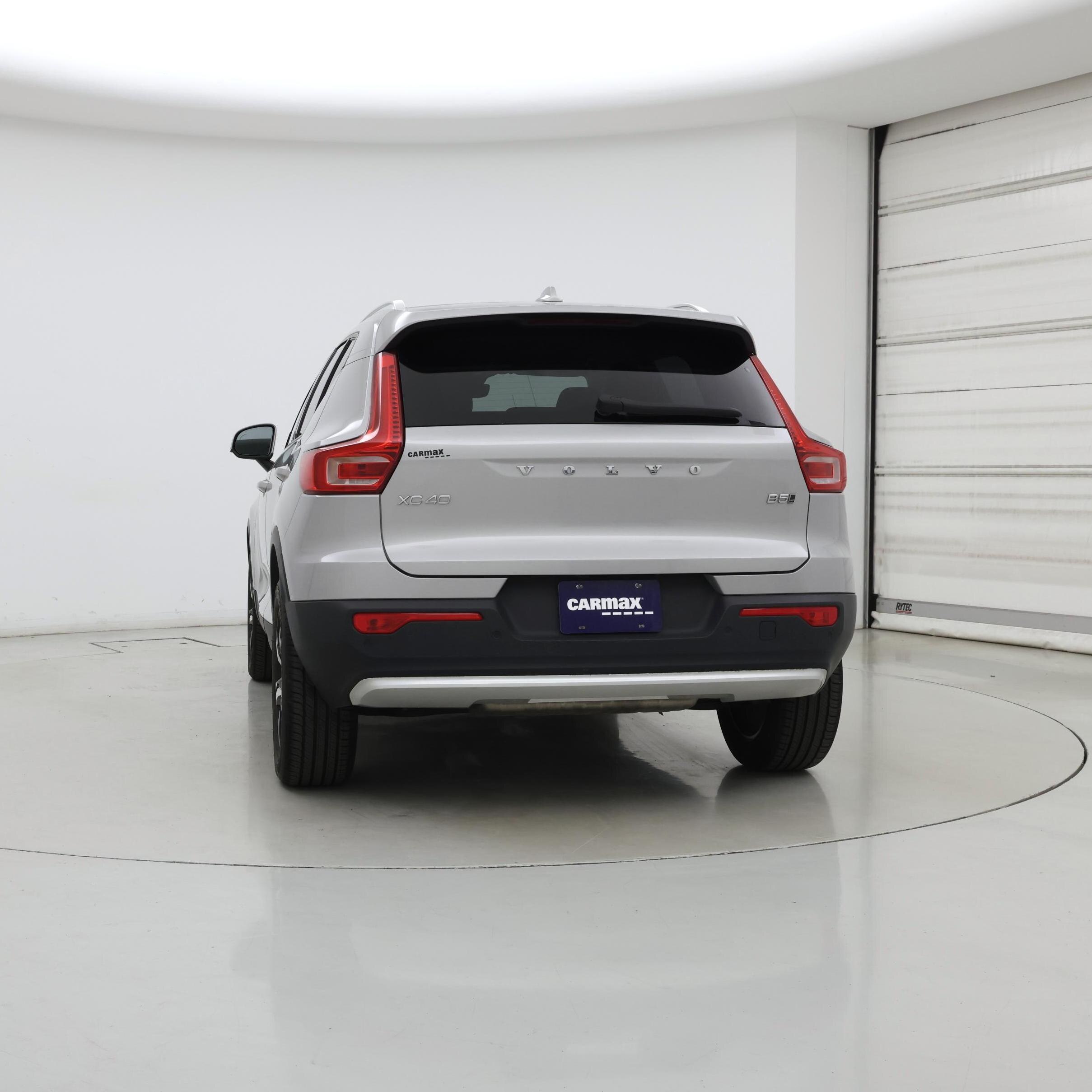 Thumbnail: 2023 Volvo XC40 - 6
