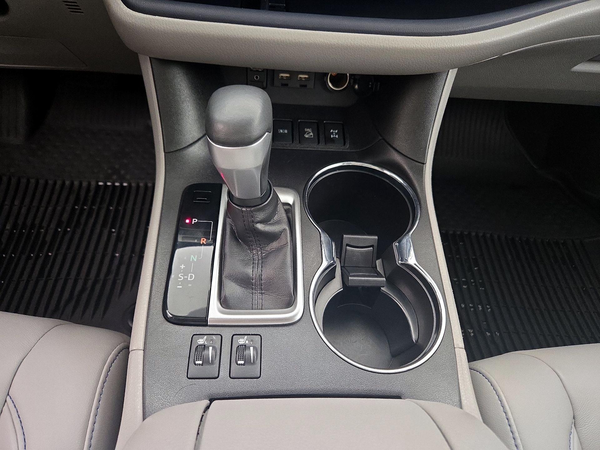 Thumbnail: 2019 Toyota Highlander - 18