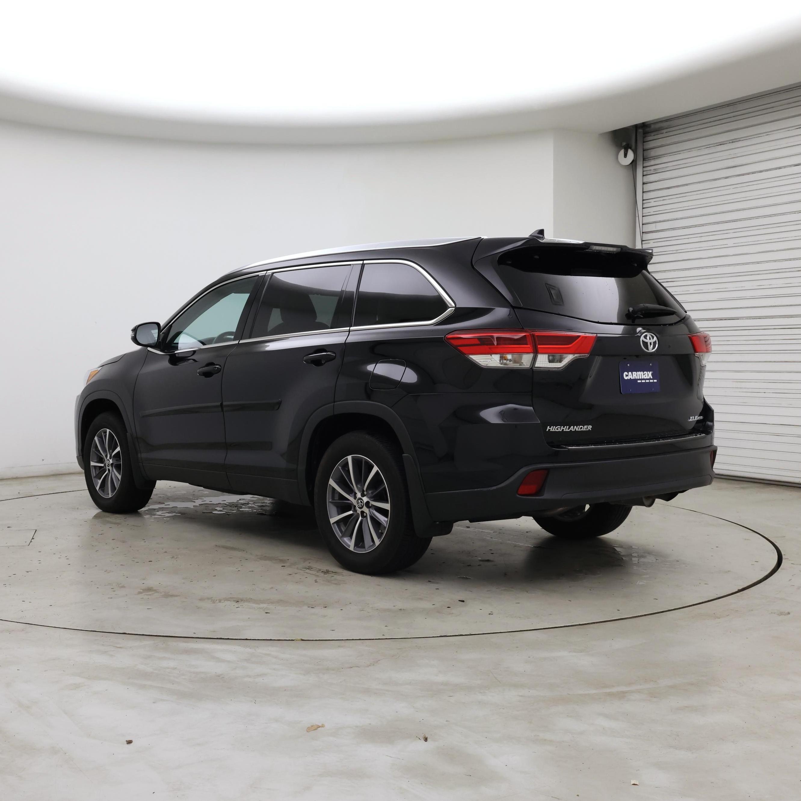 Thumbnail: 2019 Toyota Highlander - 2