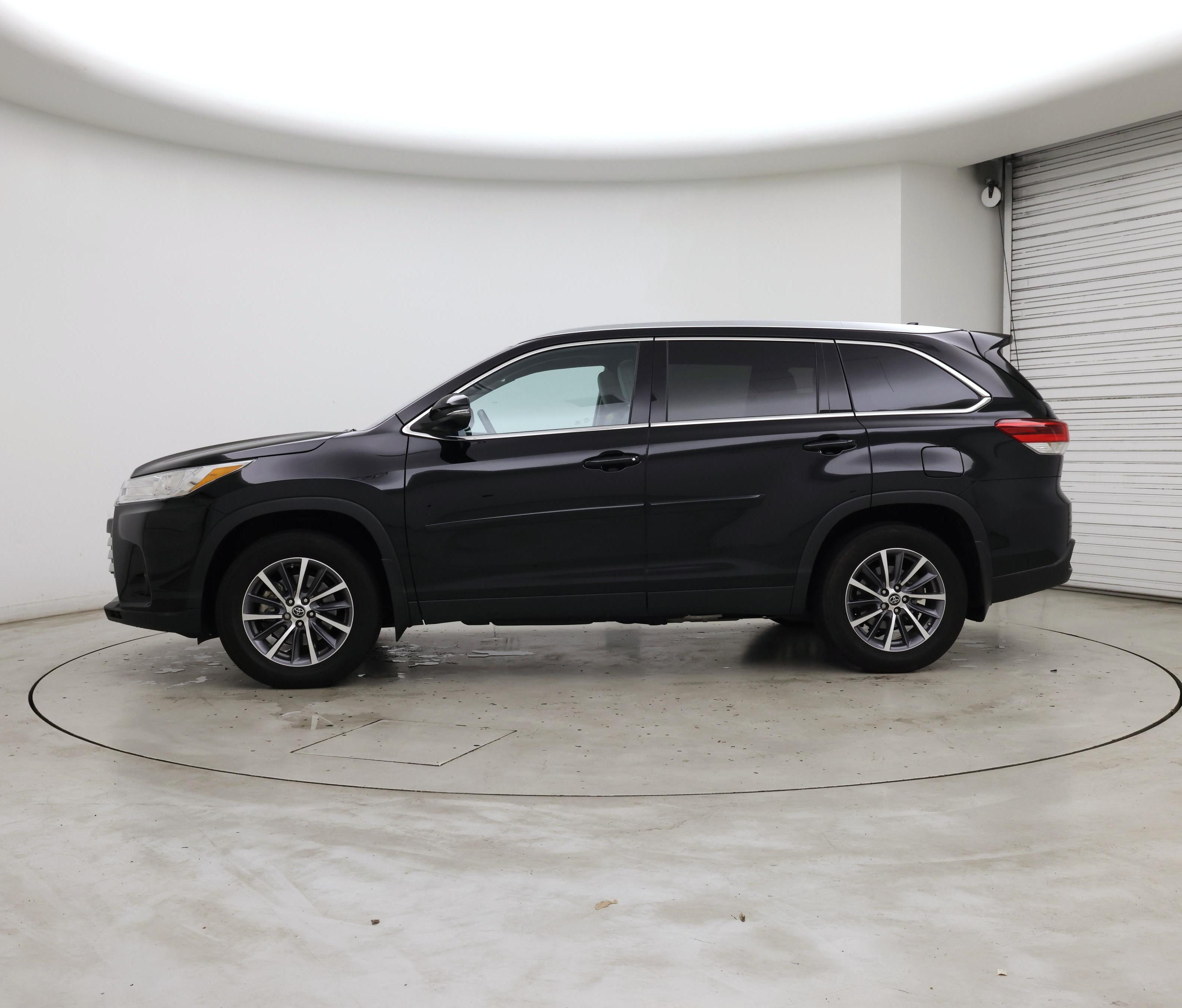 Thumbnail: 2019 Toyota Highlander - 3