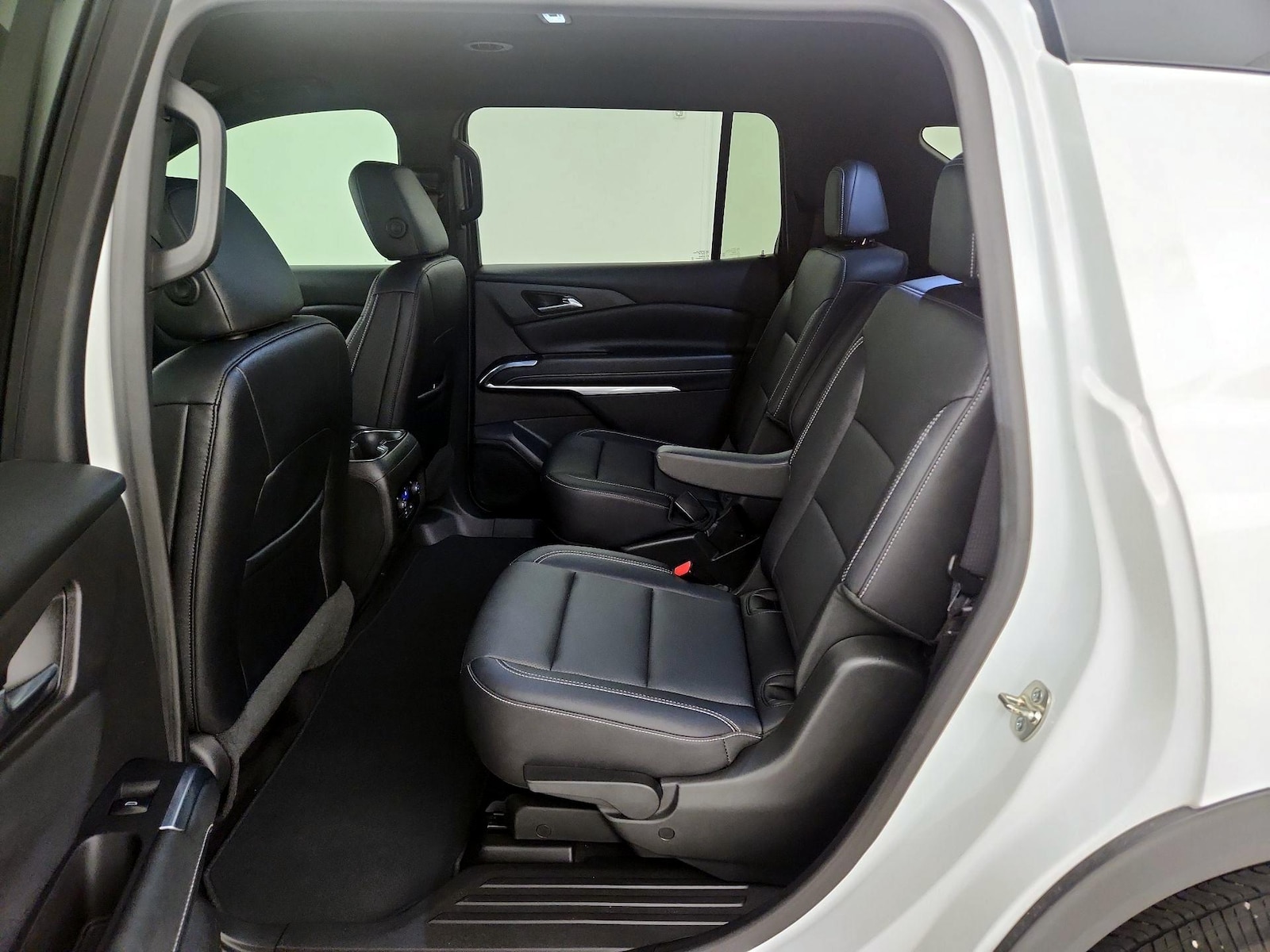2025 Chevrolet Traverse LT - Photo 21