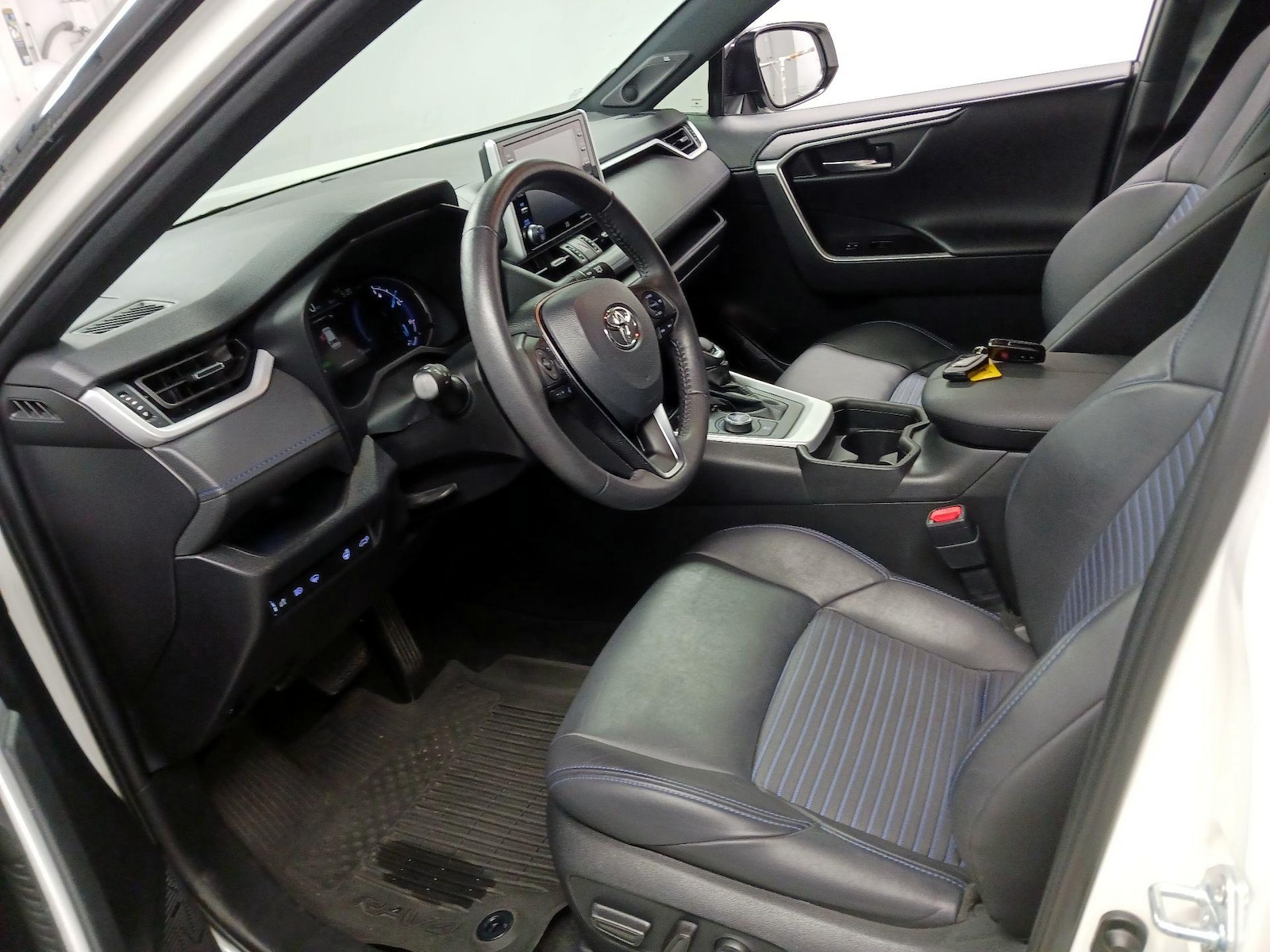 2021 Toyota RAV4 XSE - Photo 10
