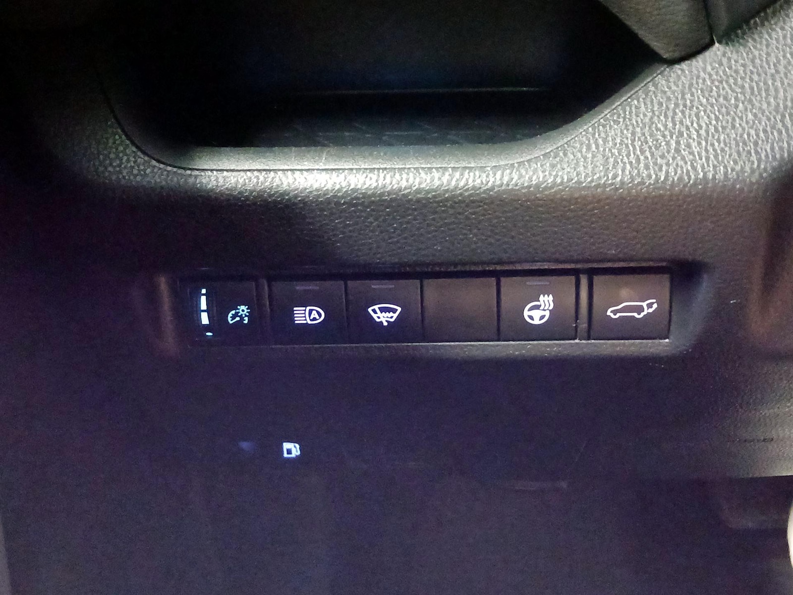 2021 Toyota RAV4 XSE - Photo 12
