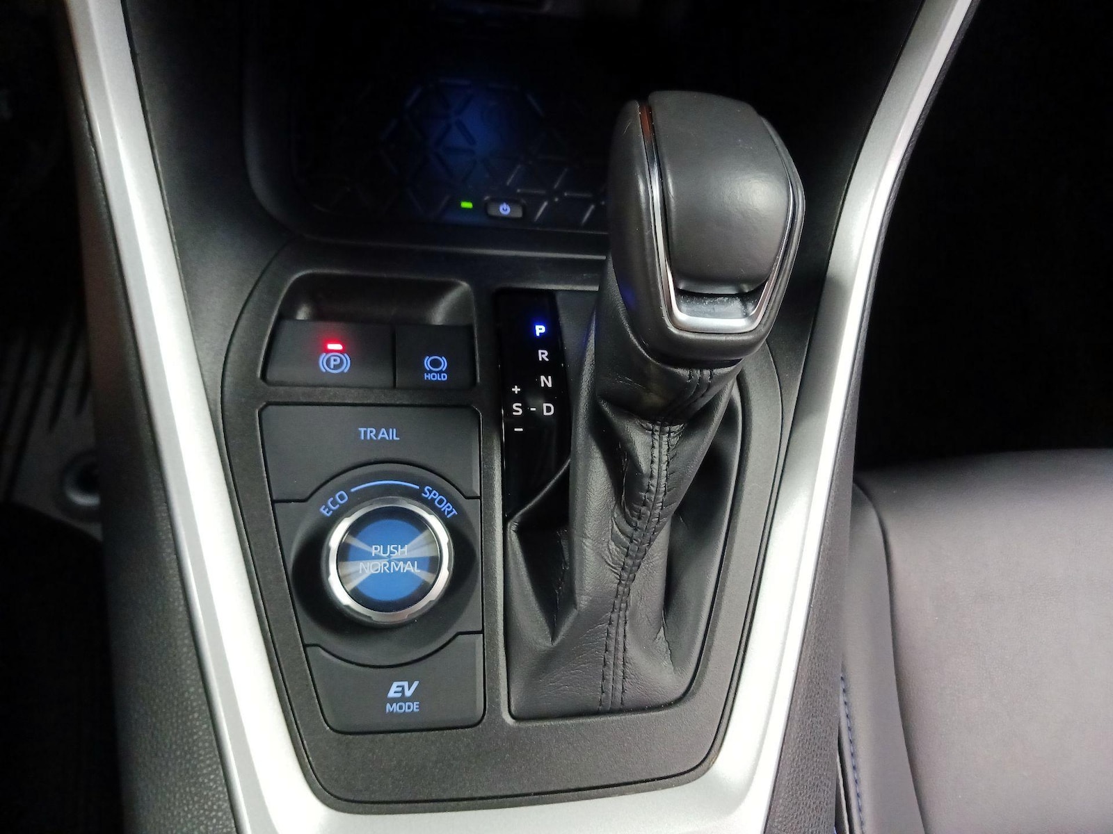 2021 Toyota RAV4 XSE - Photo 16