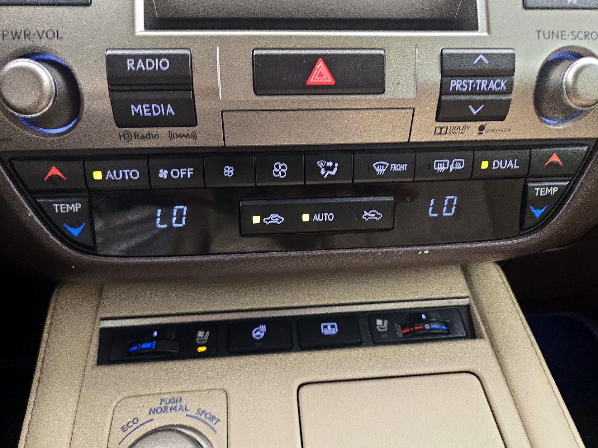 Thumbnail: 2016 Lexus ES - 17
