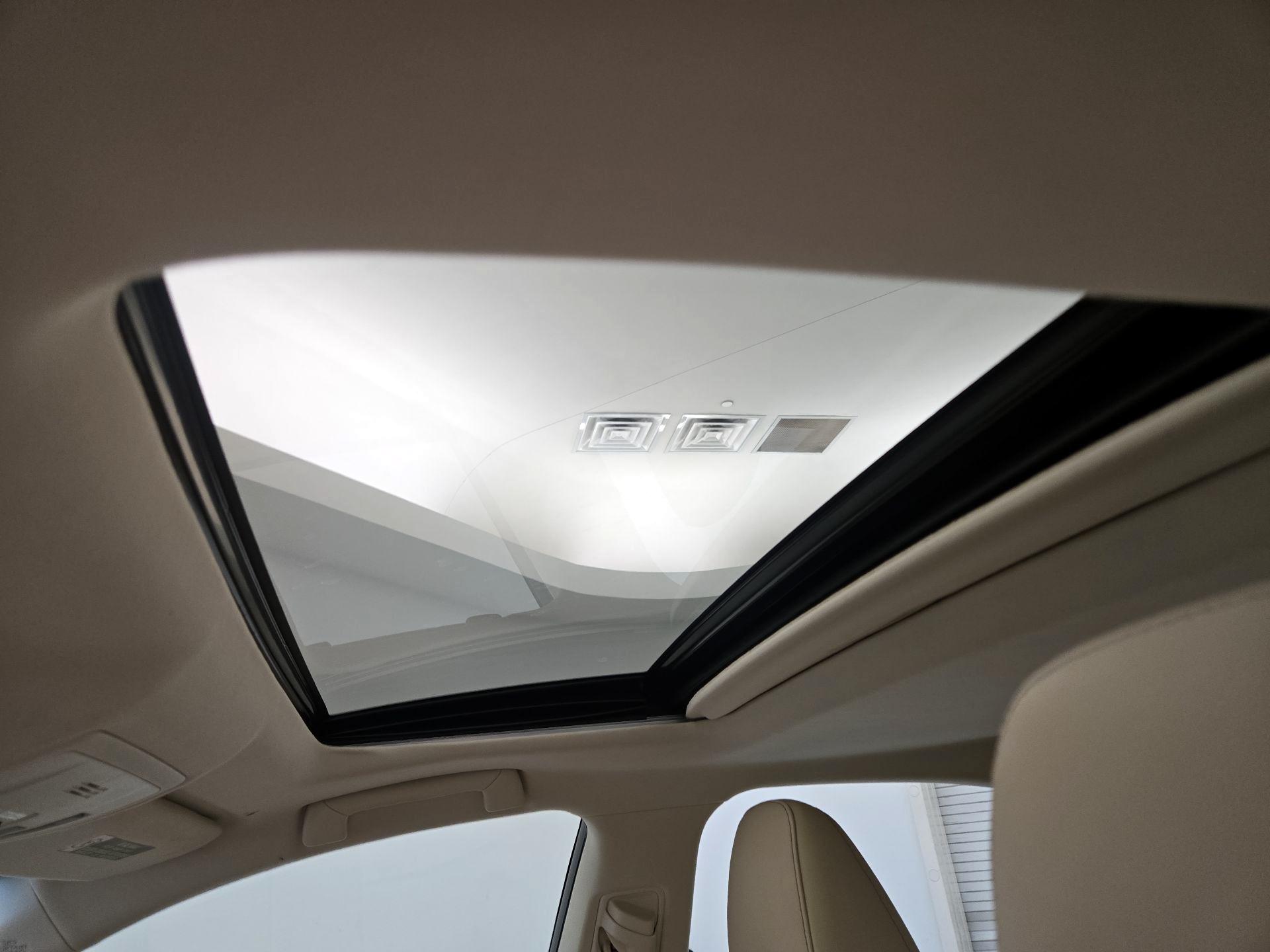 Thumbnail: 2016 Lexus ES - 20