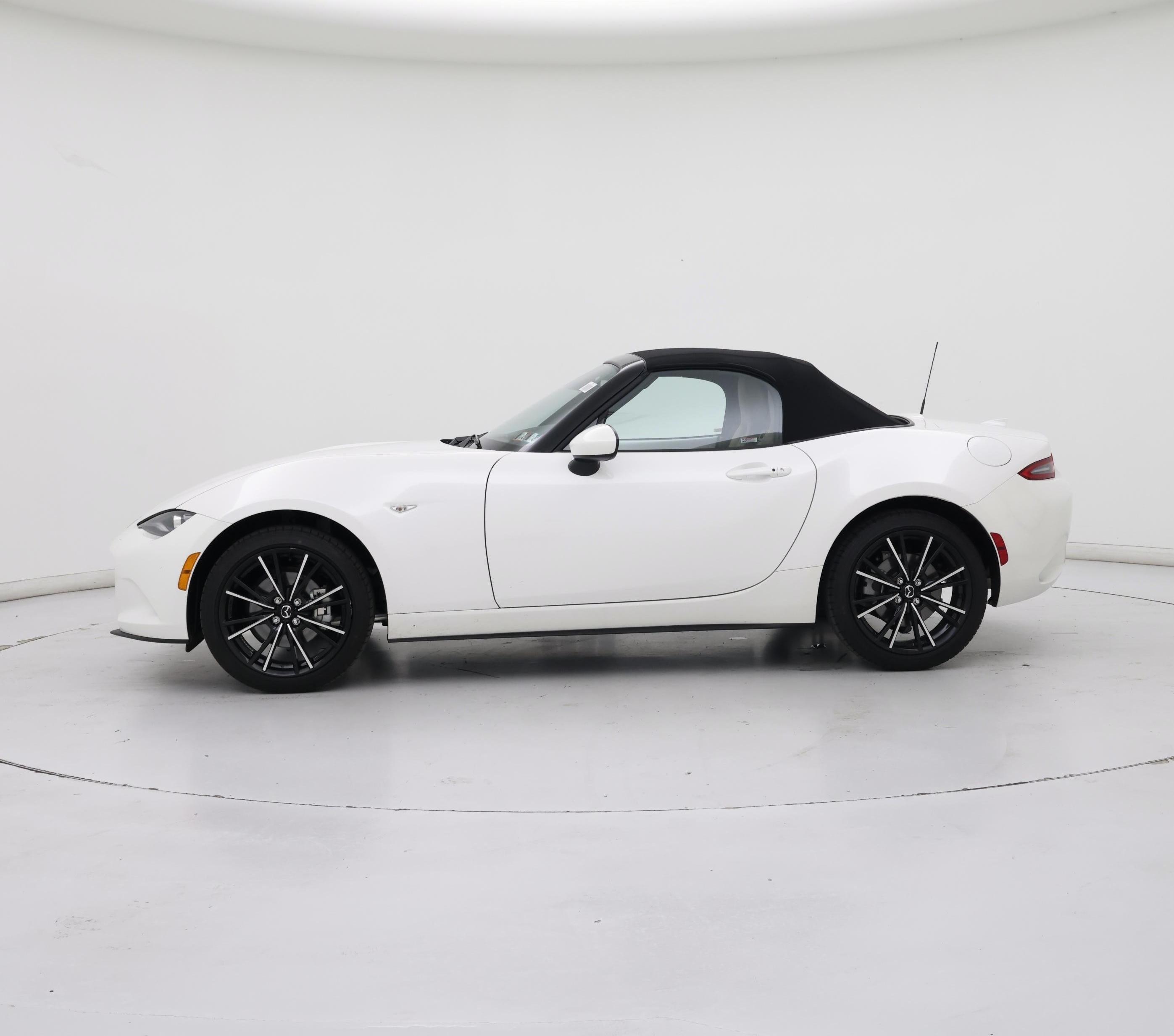 Thumbnail: 2026 Mazda MX-5 Miata - 3