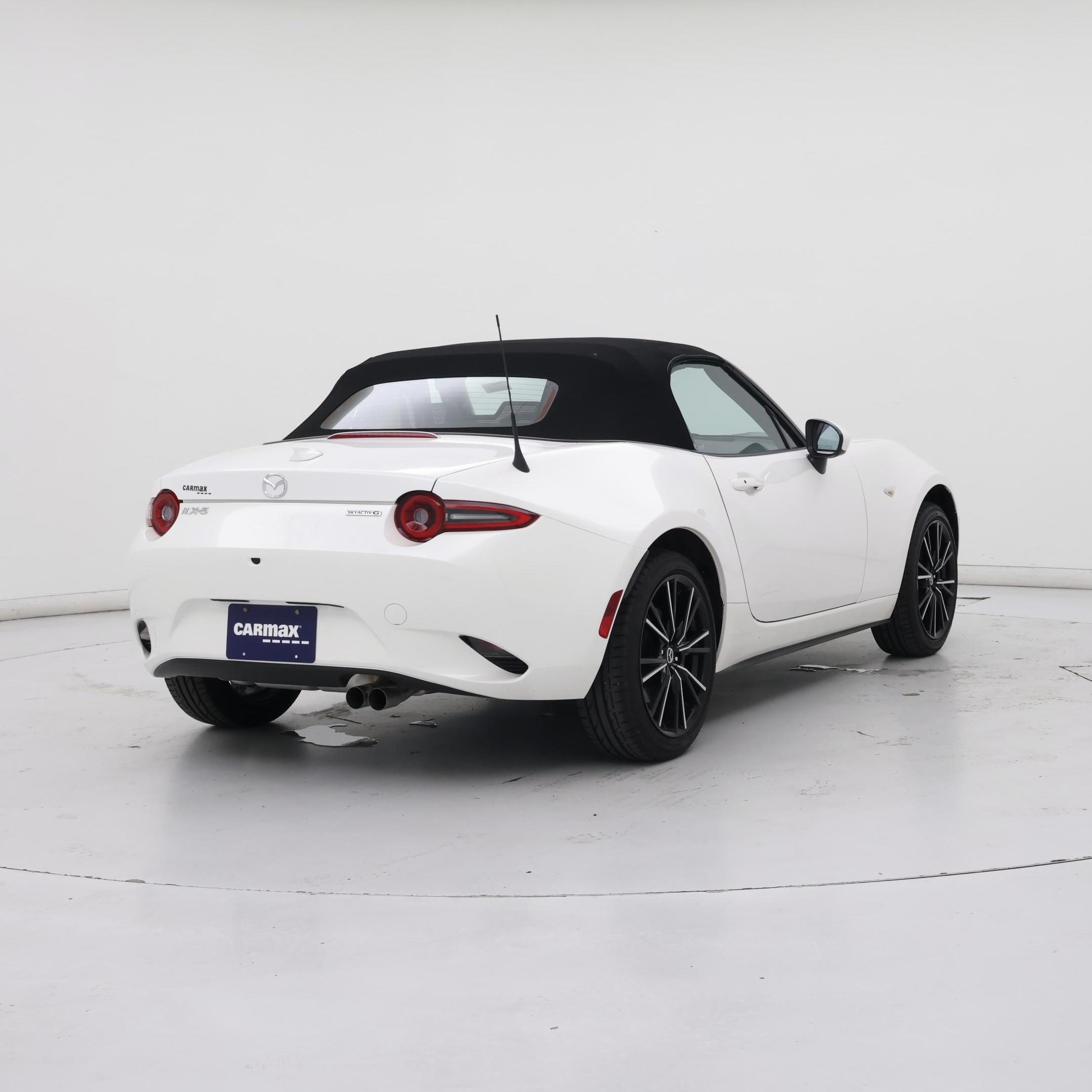 Thumbnail: 2026 Mazda MX-5 Miata - 8