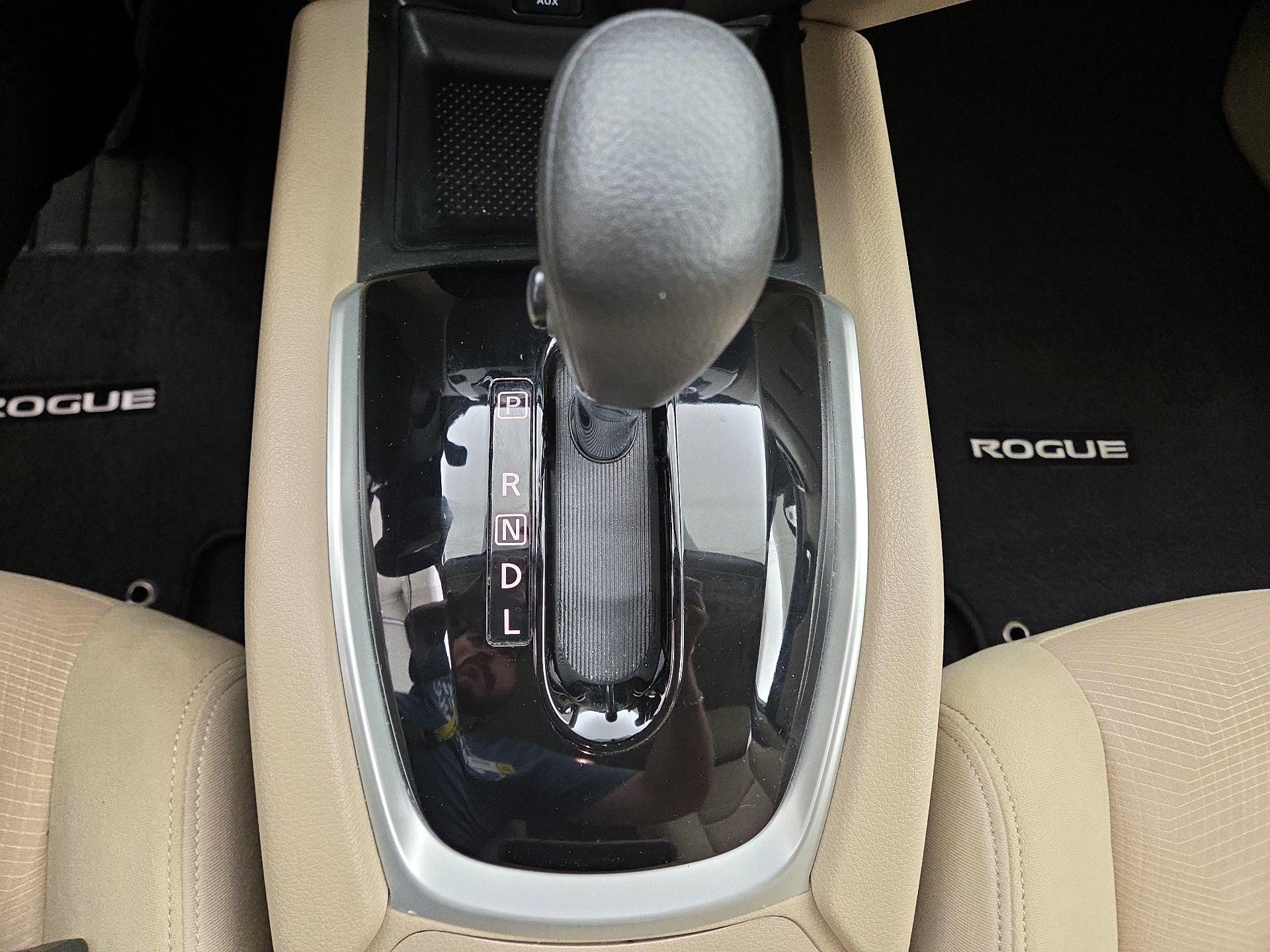 Thumbnail: 2016 Nissan Rogue - 18
