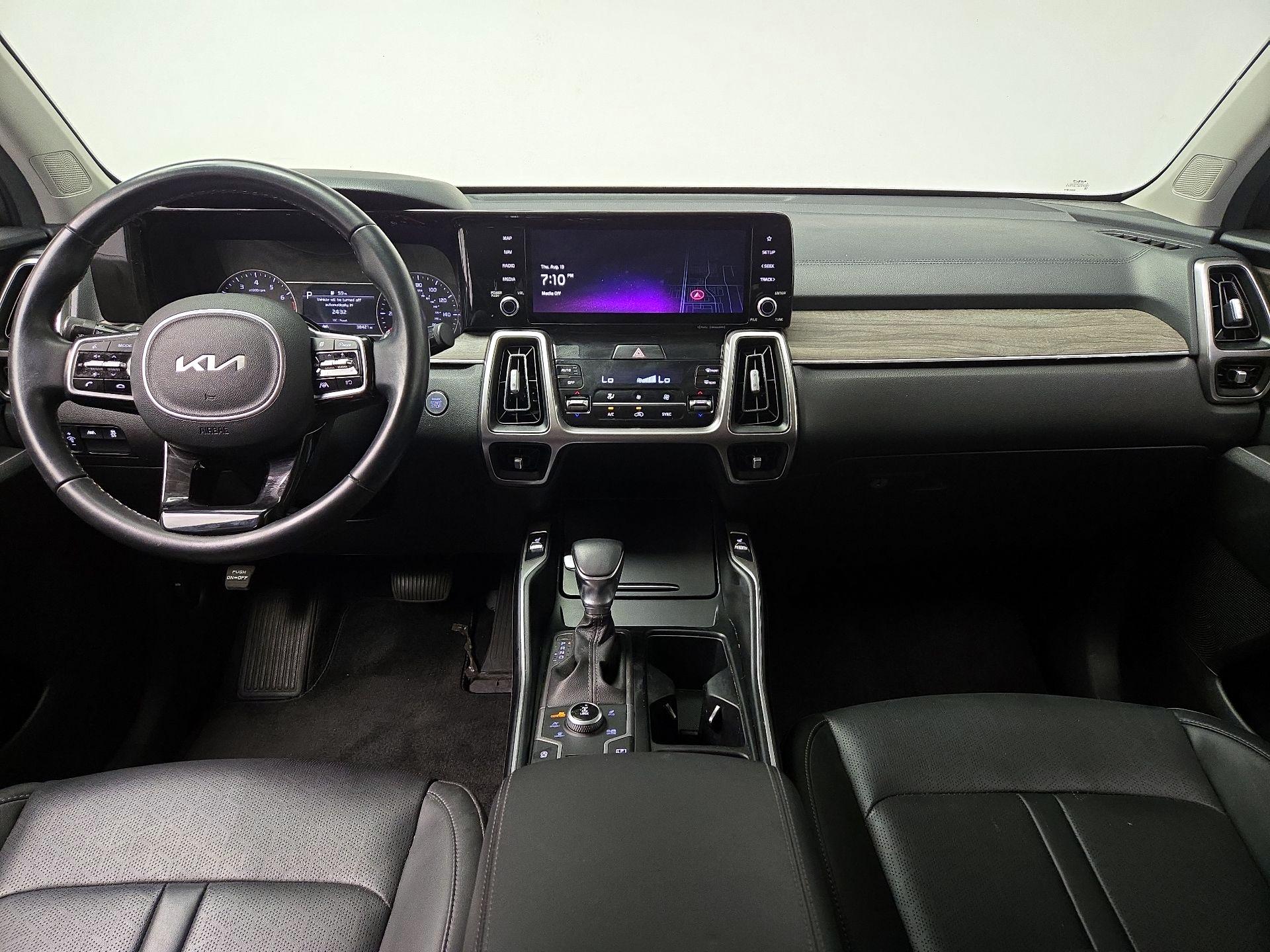 Thumbnail: 2022 Kia Sorento - 9