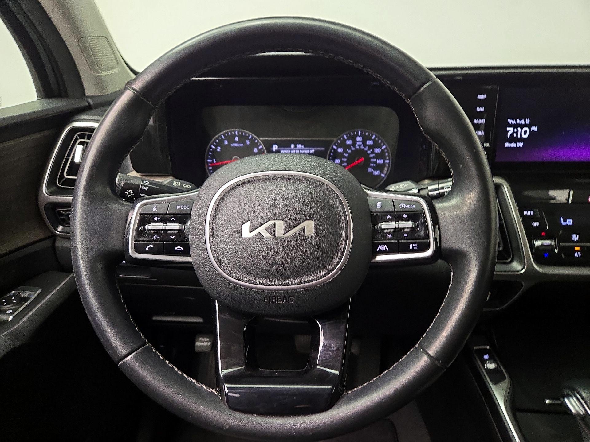 Thumbnail: 2022 Kia Sorento - 10