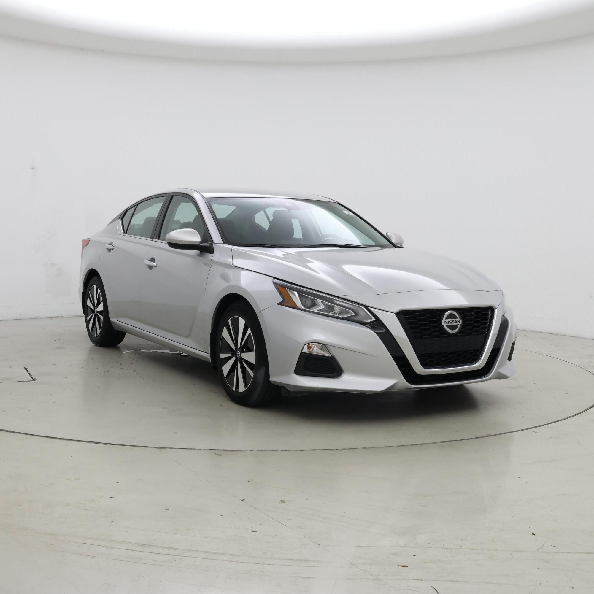 Silver 2021 Nissan Altima Sedan Front-Wheel Drive Automatic