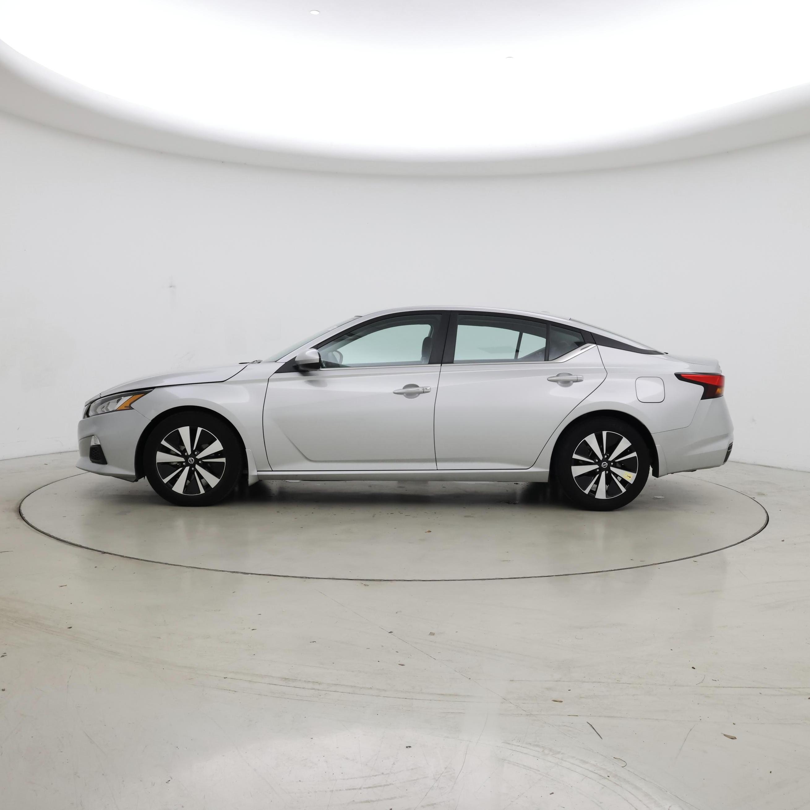 Thumbnail: 2021 Nissan Altima - 3