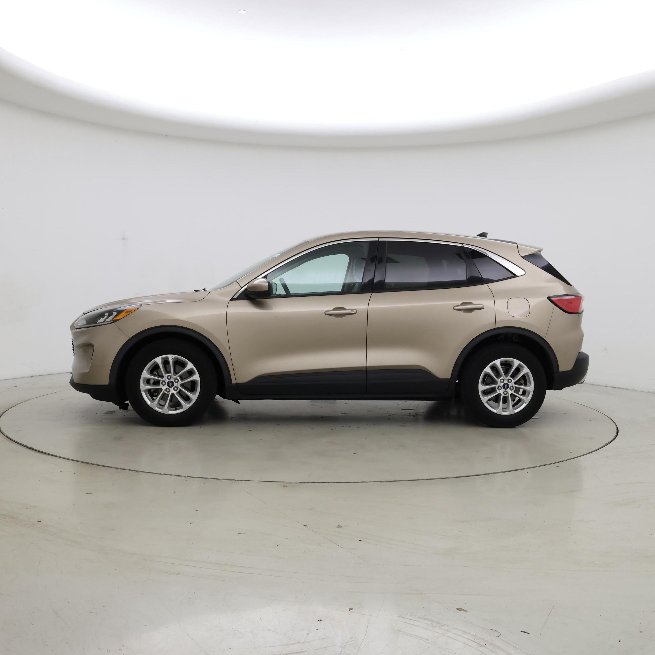 Thumbnail: 2020 Ford Escape - 3