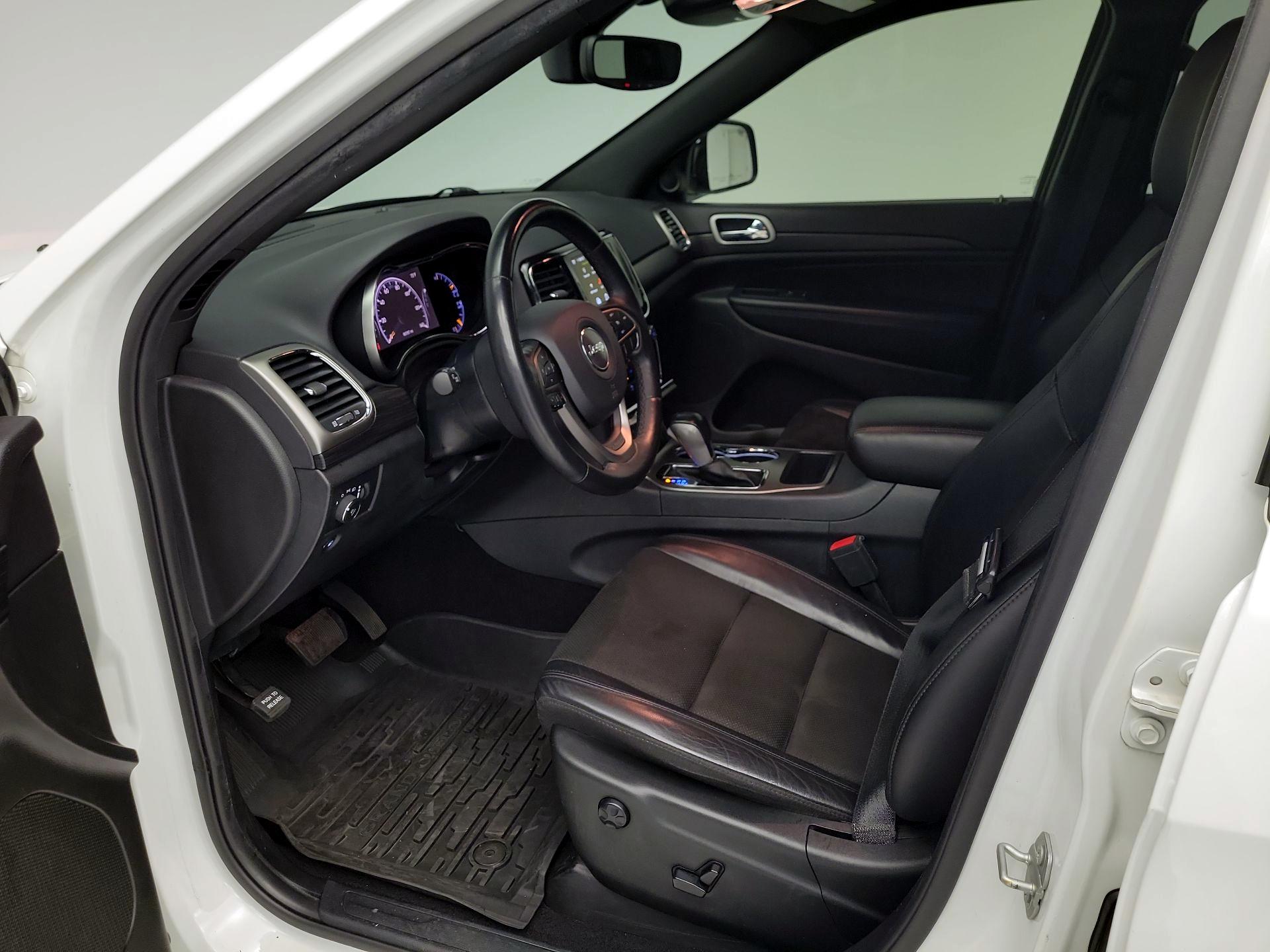 Thumbnail: 2020 Jeep Grand Cherokee - 11