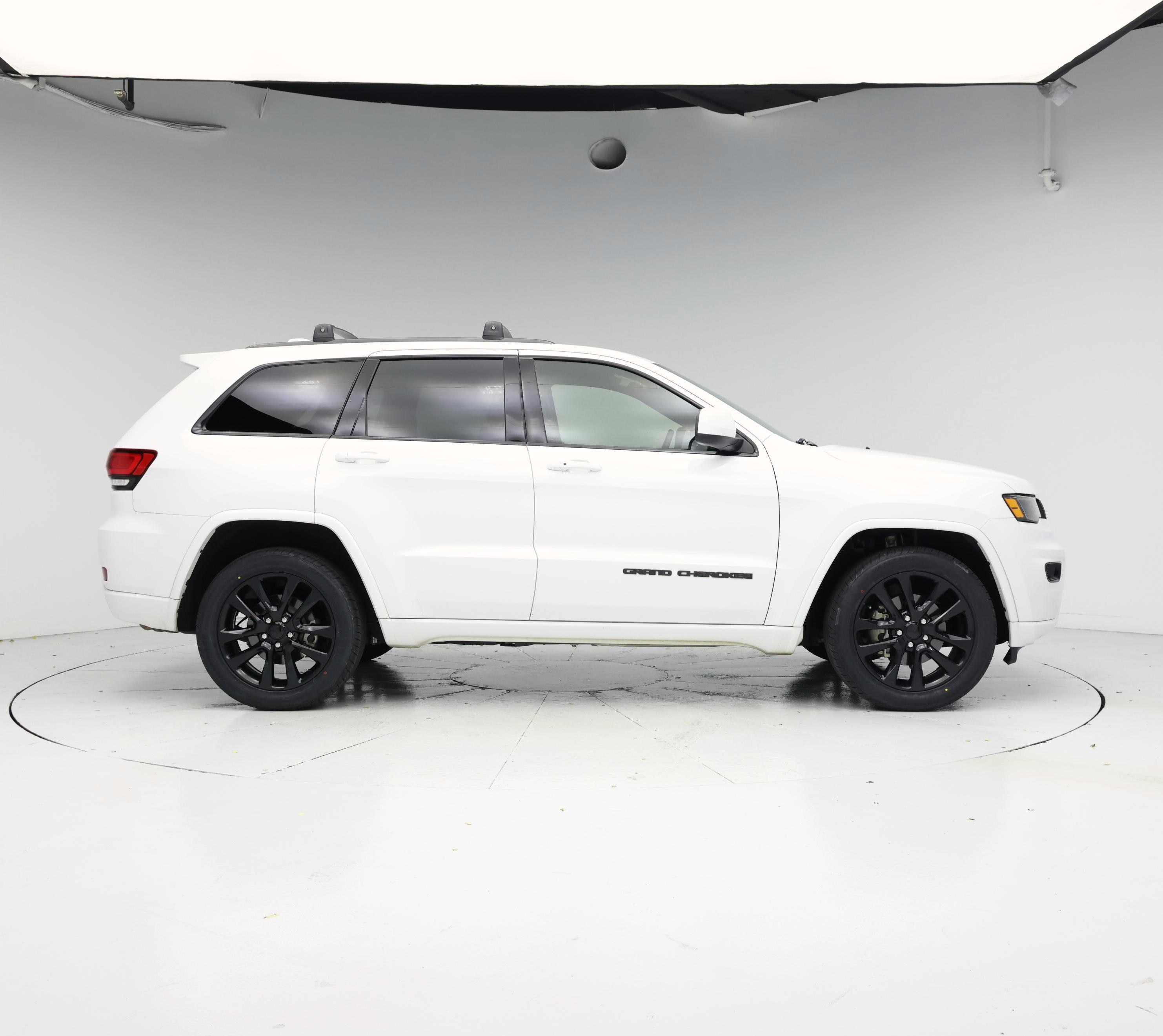 Thumbnail: 2020 Jeep Grand Cherokee - 7
