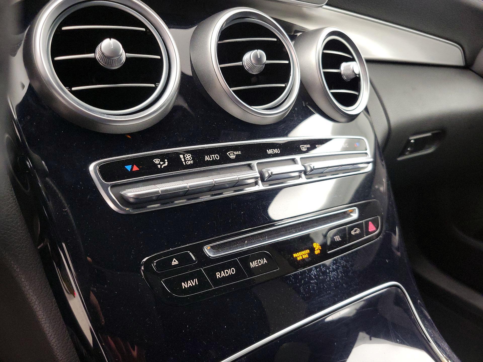 Thumbnail: 2015 Mercedes-Benz C-Class - 16