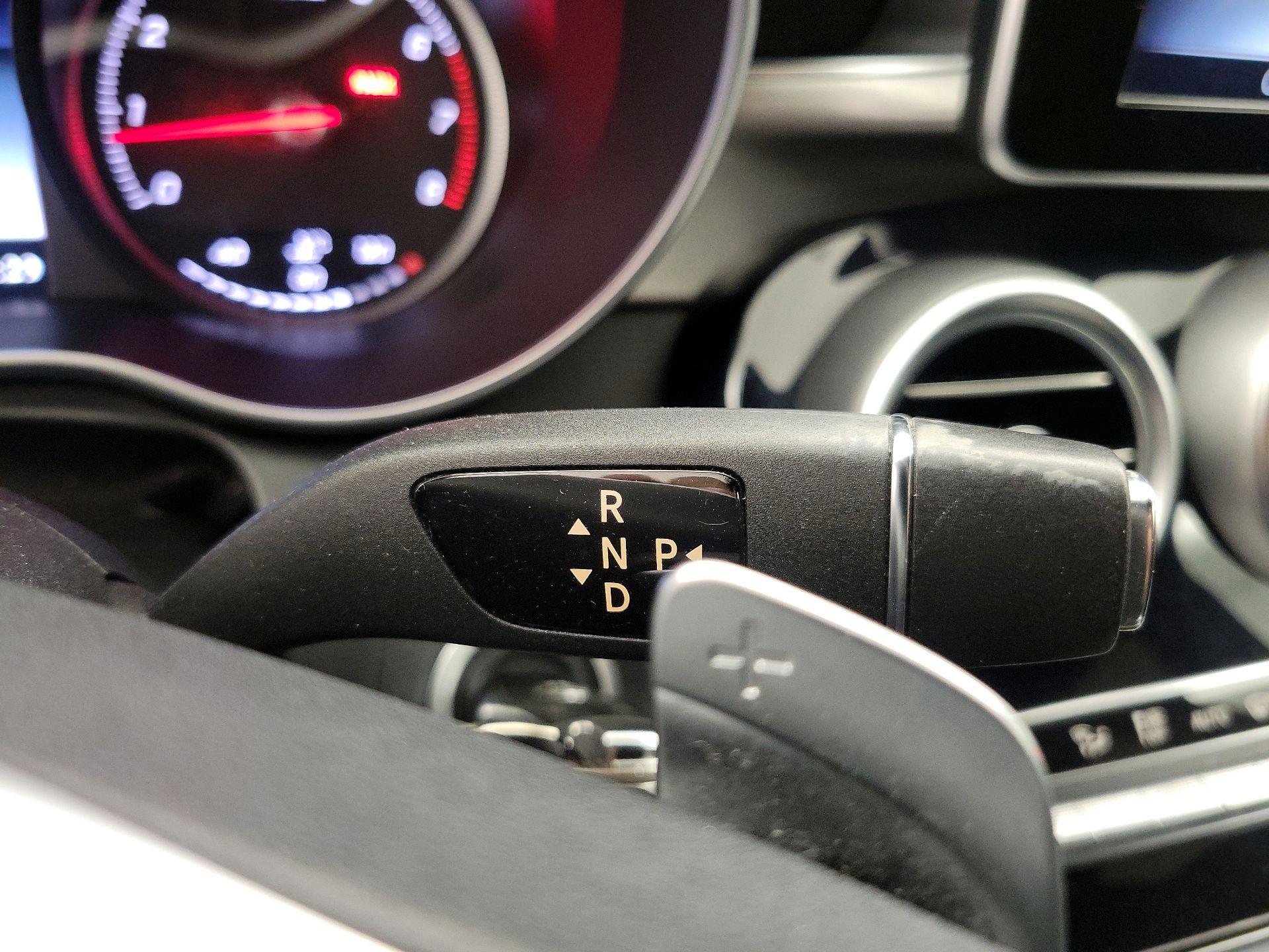 Thumbnail: 2015 Mercedes-Benz C-Class - 17