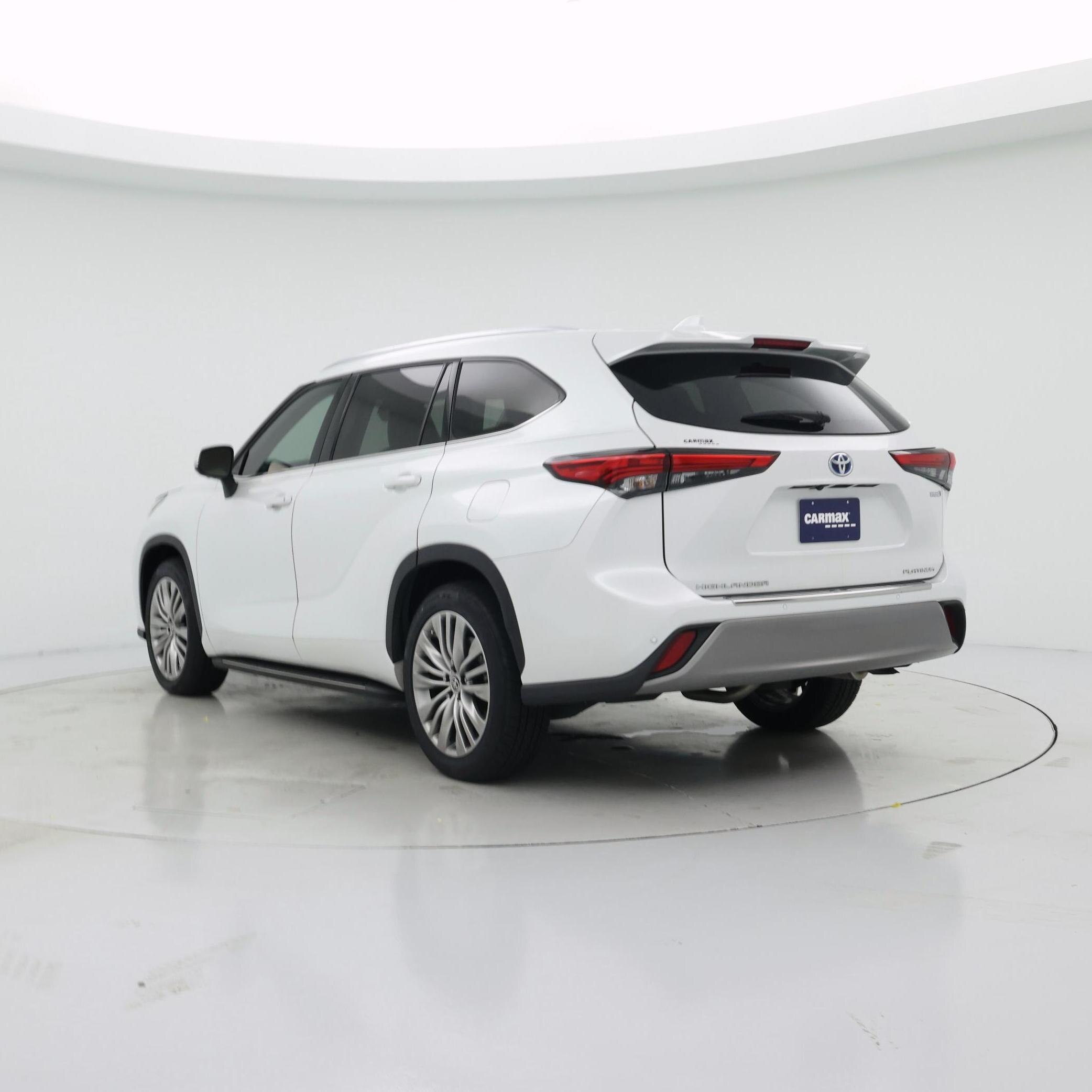 Thumbnail: 2022 Toyota Highlander - 2