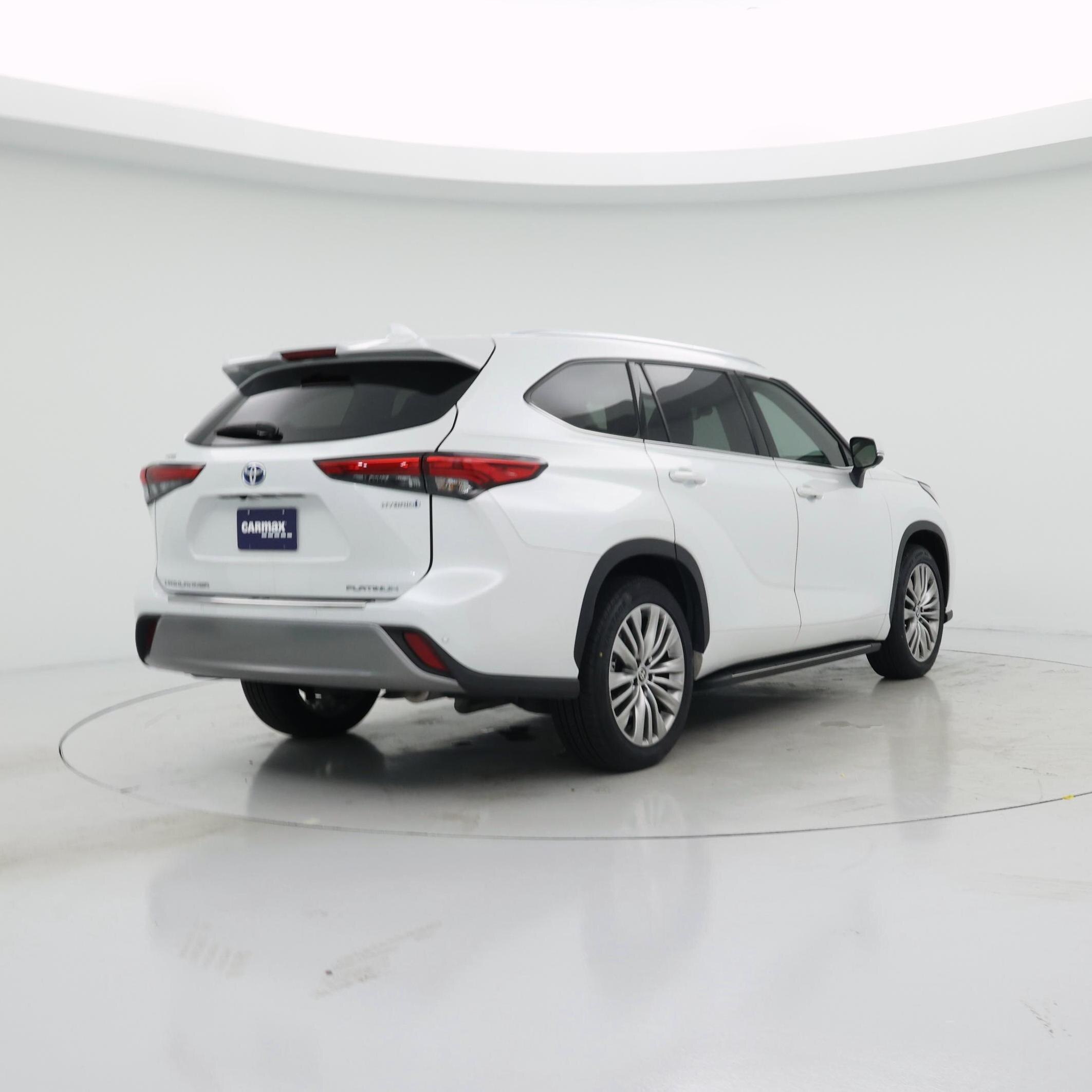 Thumbnail: 2022 Toyota Highlander - 8
