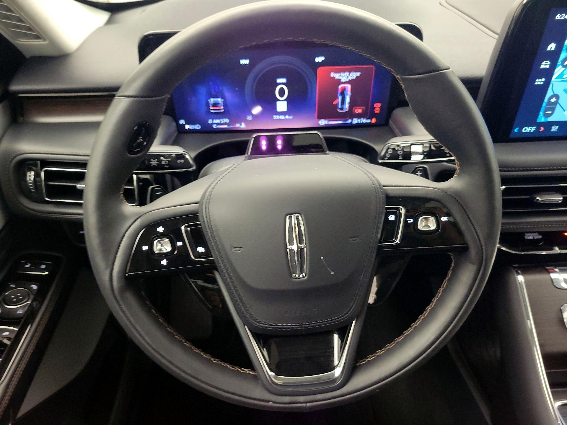 Thumbnail: 2026 Lincoln Aviator - 10