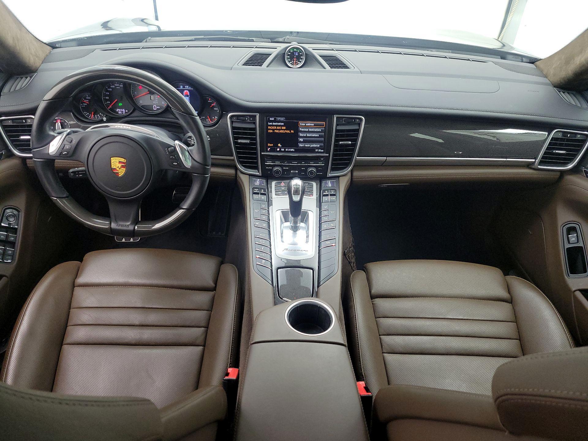 Thumbnail: 2016 Porsche Panamera - 10