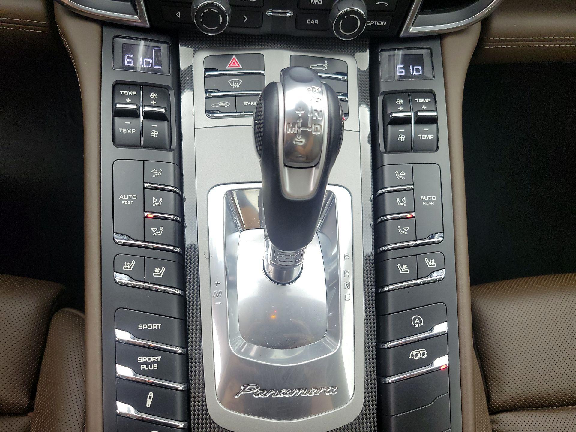 Thumbnail: 2016 Porsche Panamera - 18