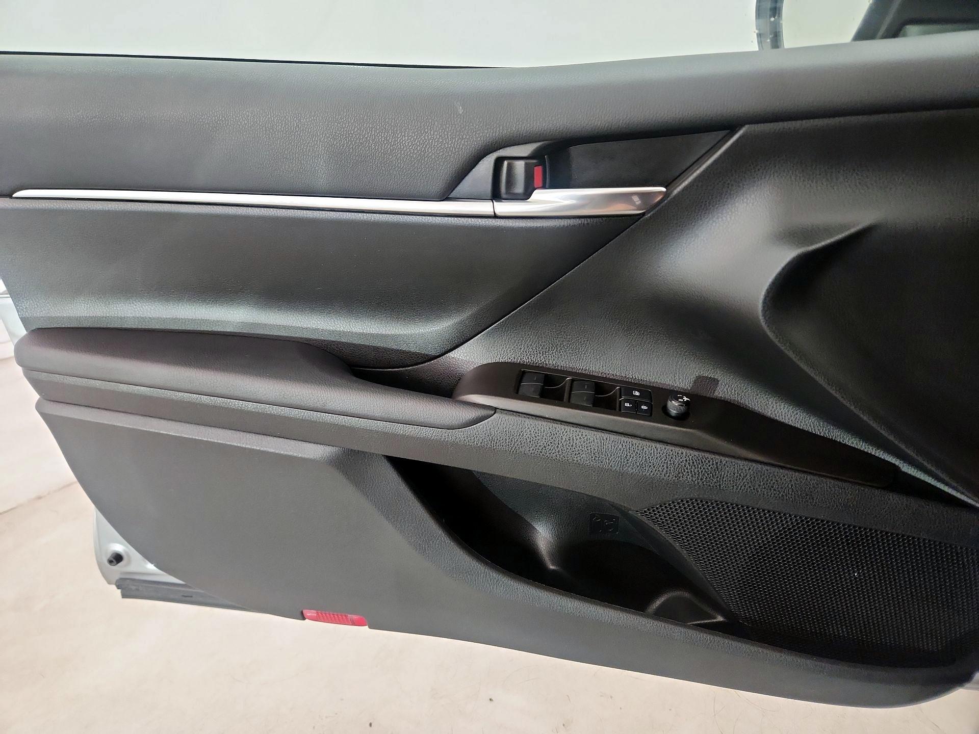 Thumbnail: 2022 Toyota Camry - 12