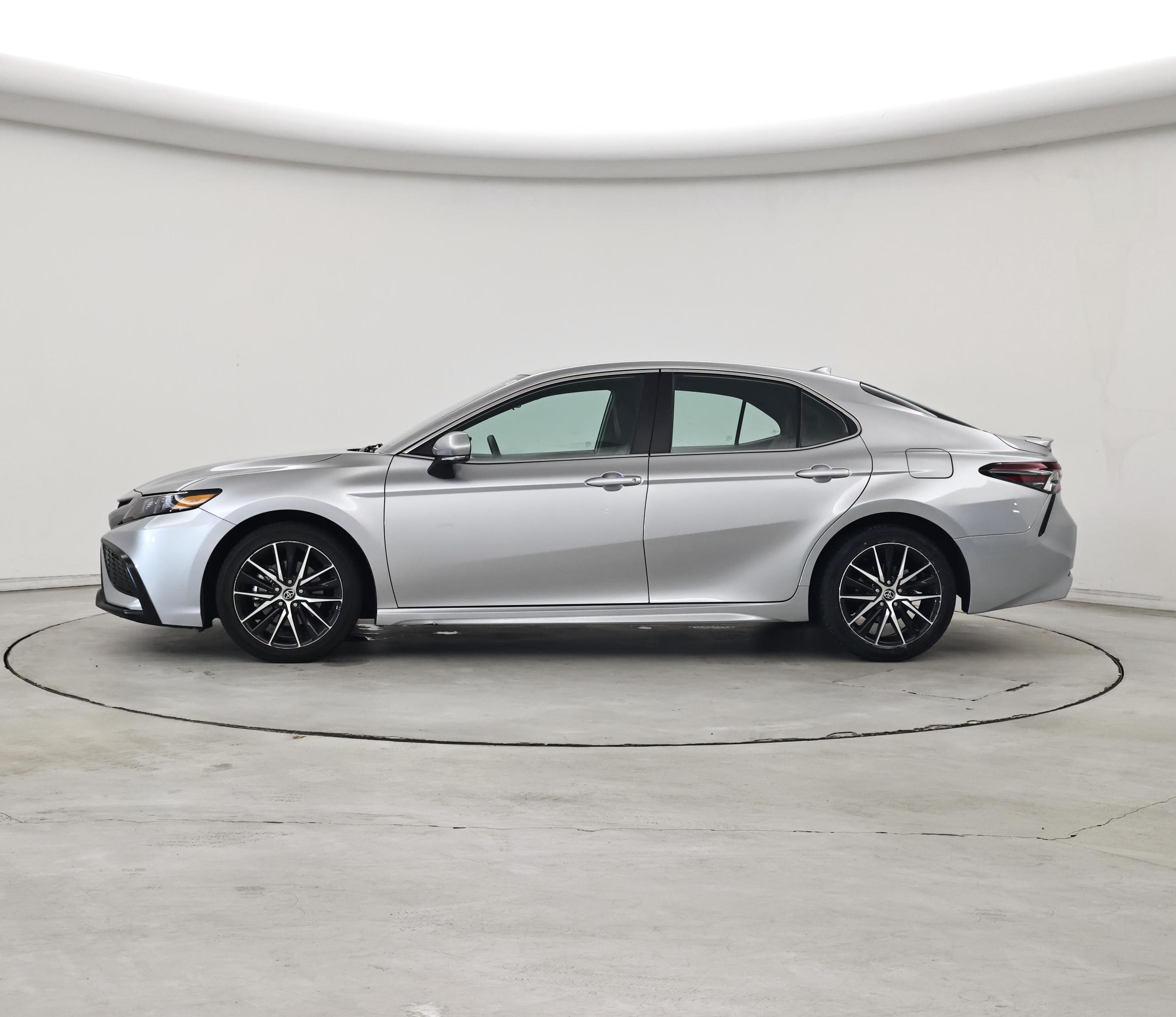 Thumbnail: 2022 Toyota Camry - 3