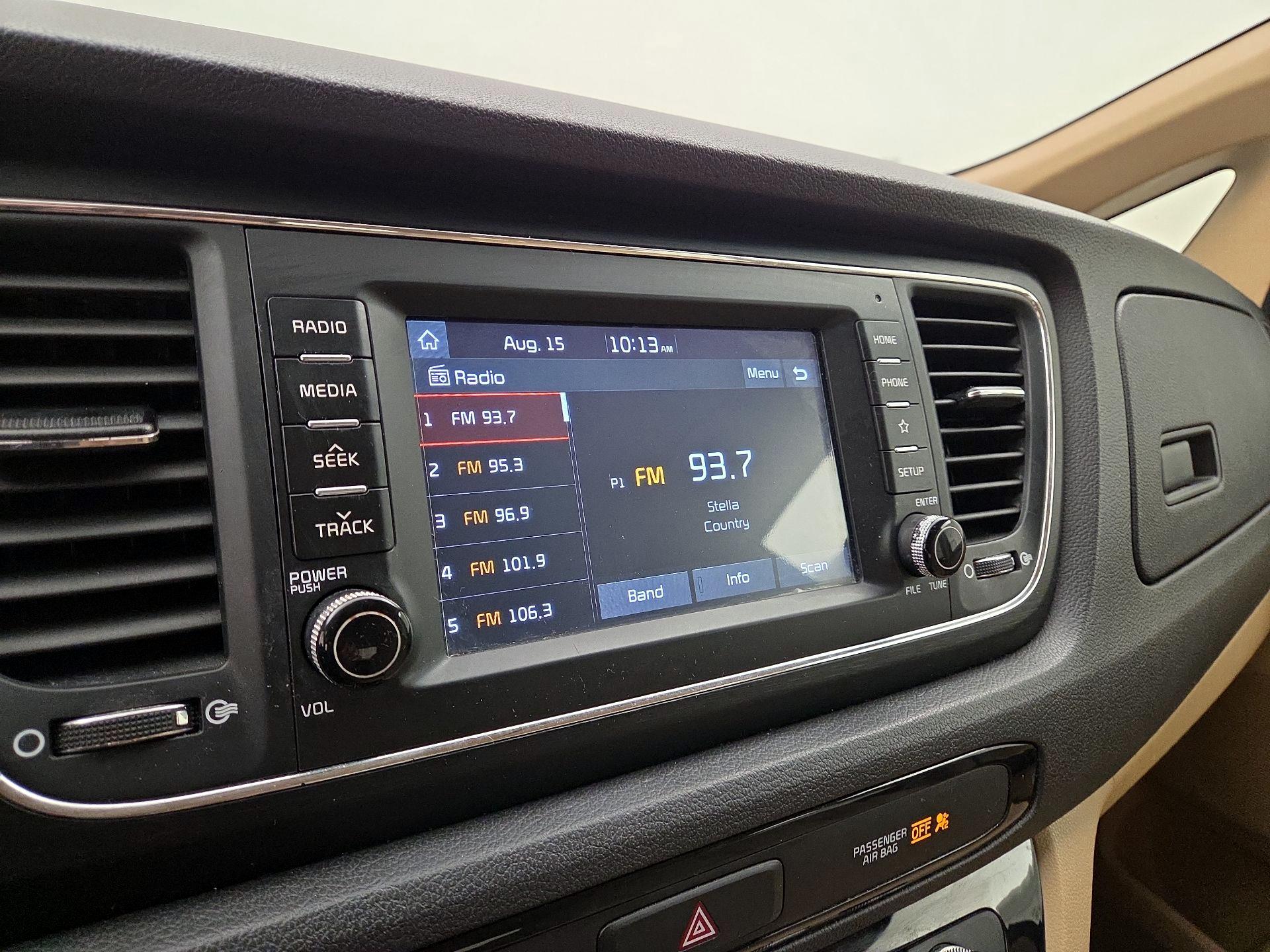 Thumbnail: 2019 Kia Sedona - 15