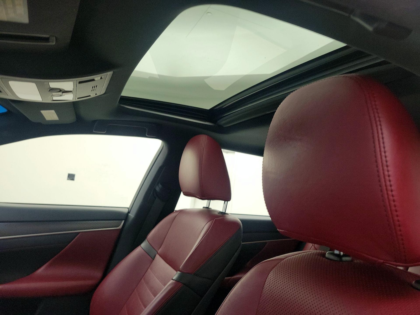 Sunroof(s) & Overhead Airbags