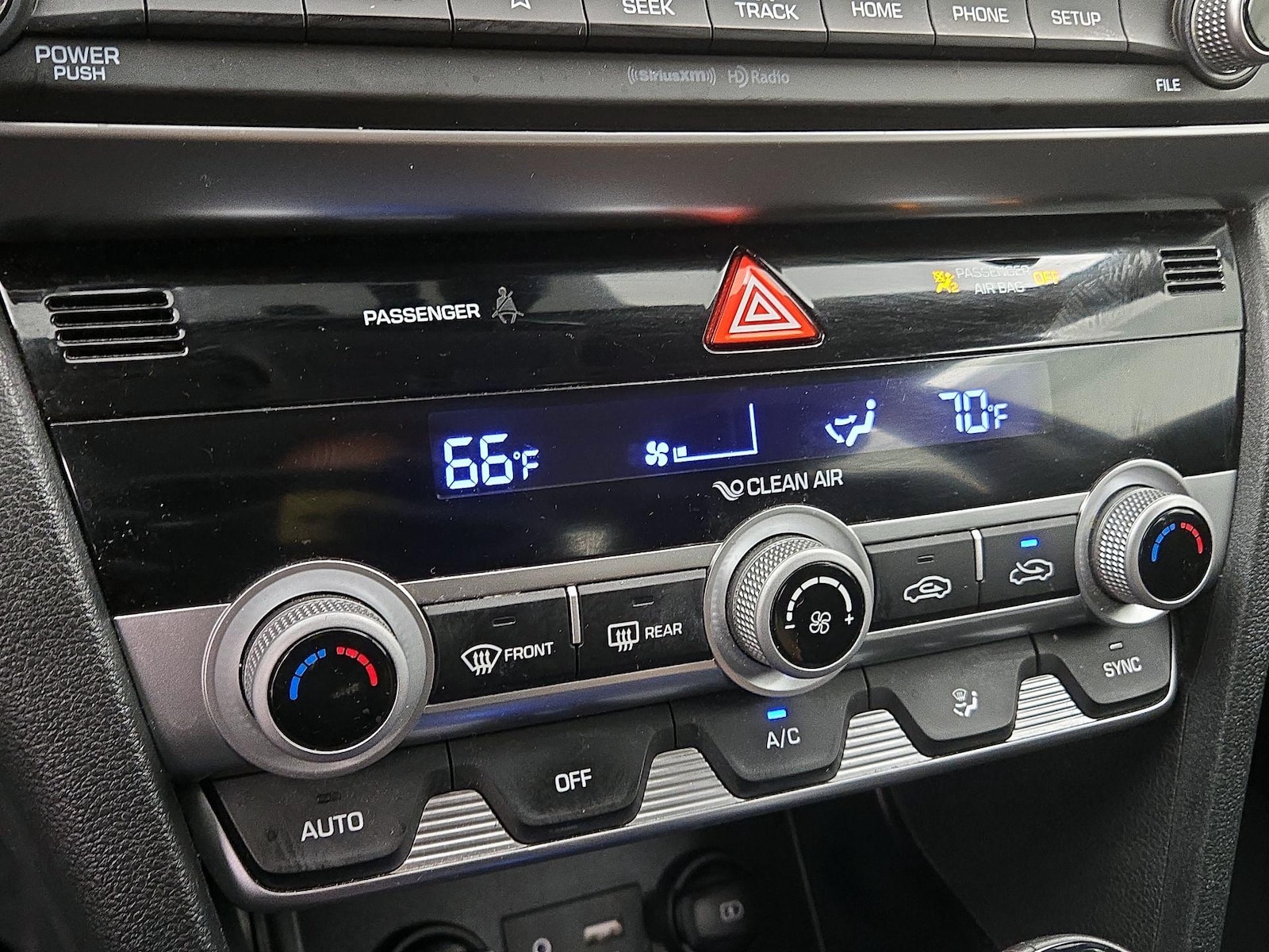 2020 Hyundai Elantra Value Edition - Photo 17