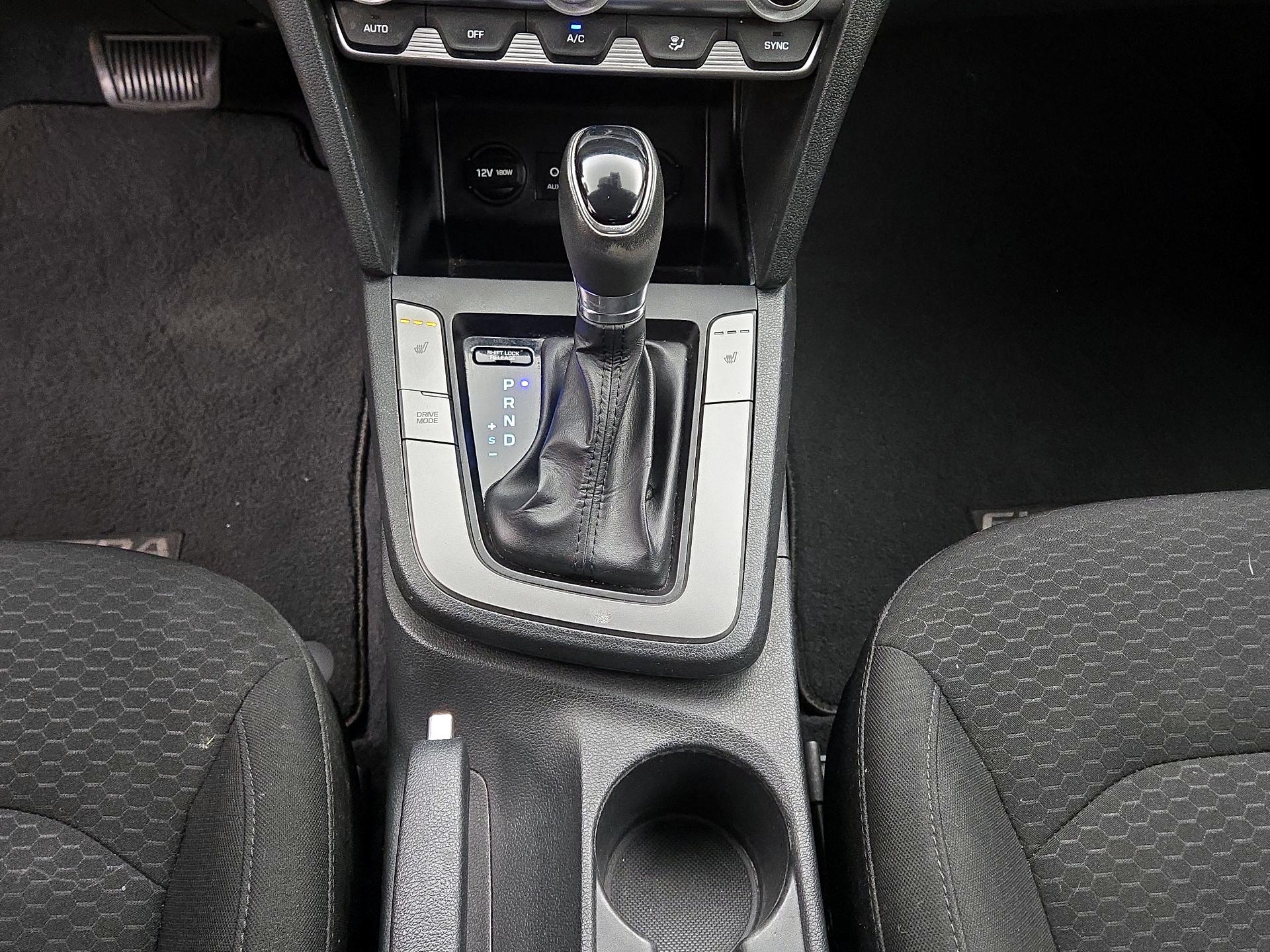 Thumbnail: 2020 Hyundai Elantra - 17