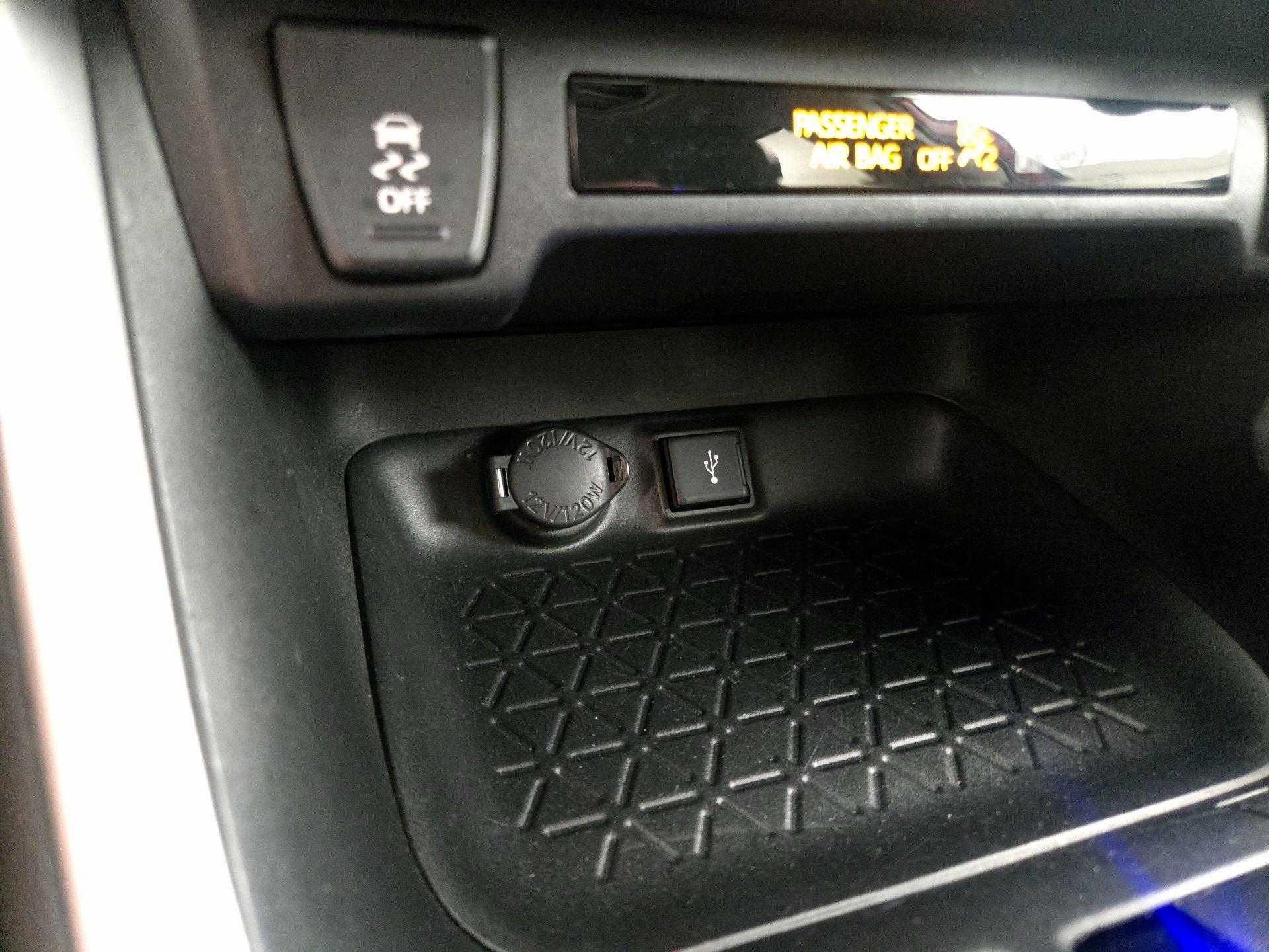 Thumbnail: 2021 Toyota RAV4 - 18