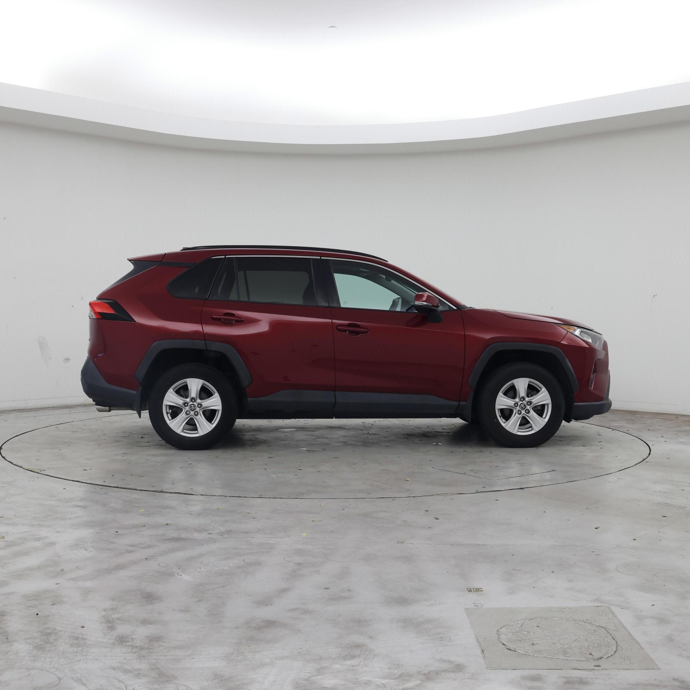 Thumbnail: 2021 Toyota RAV4 - 7