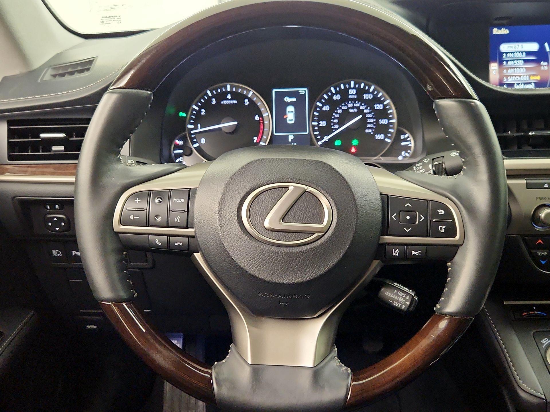 Thumbnail: 2017 Lexus ES - 10
