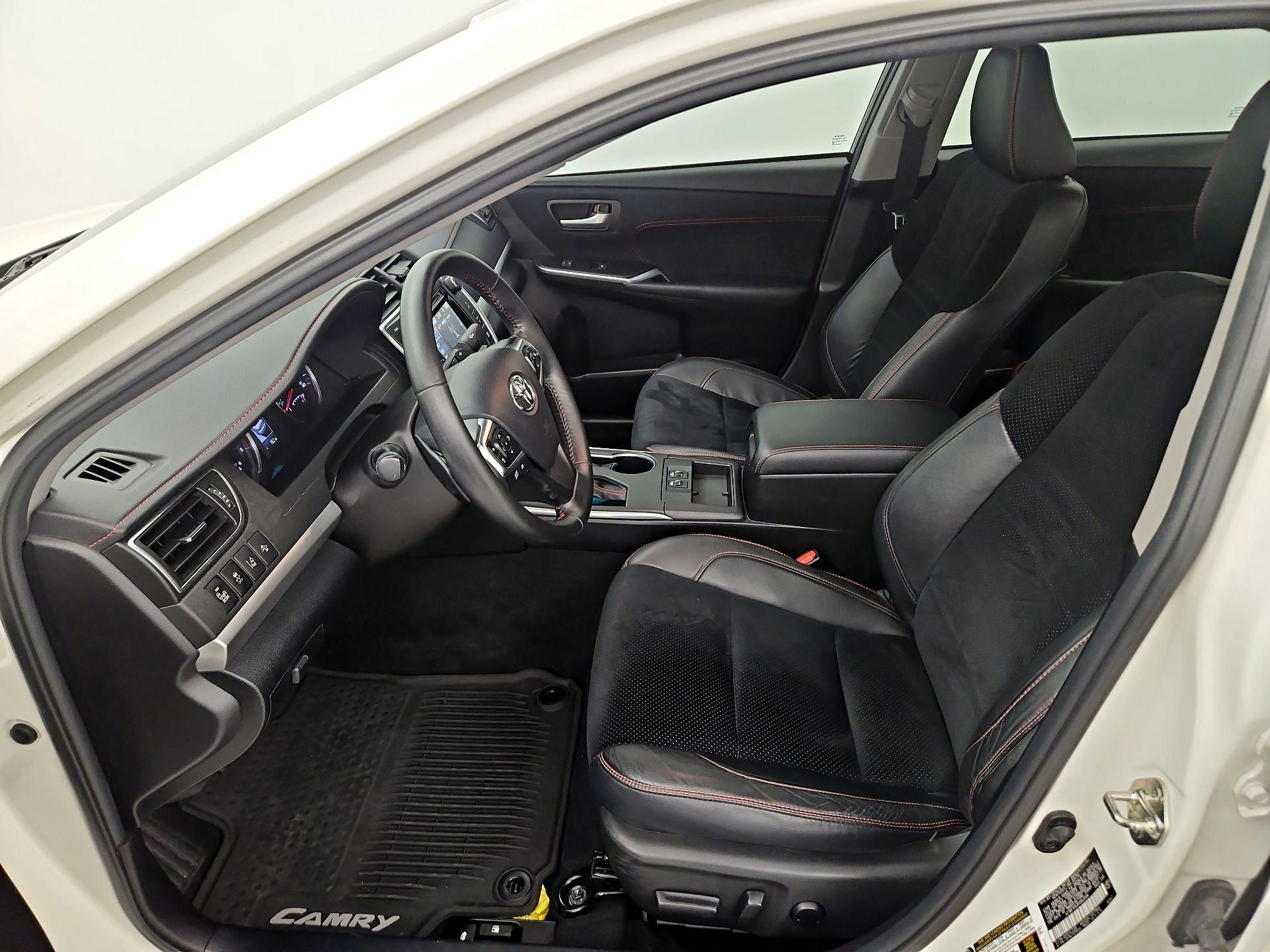 Thumbnail: 2015 Toyota Camry - 11