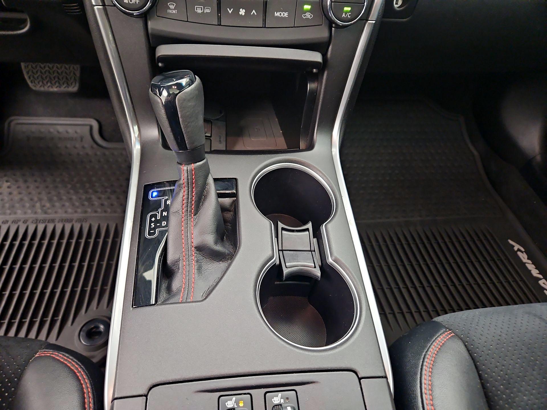 Thumbnail: 2015 Toyota Camry - 17
