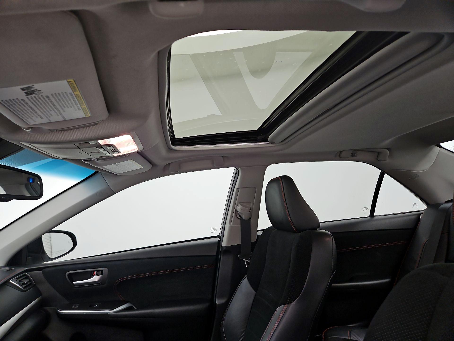 Thumbnail: 2015 Toyota Camry - 19