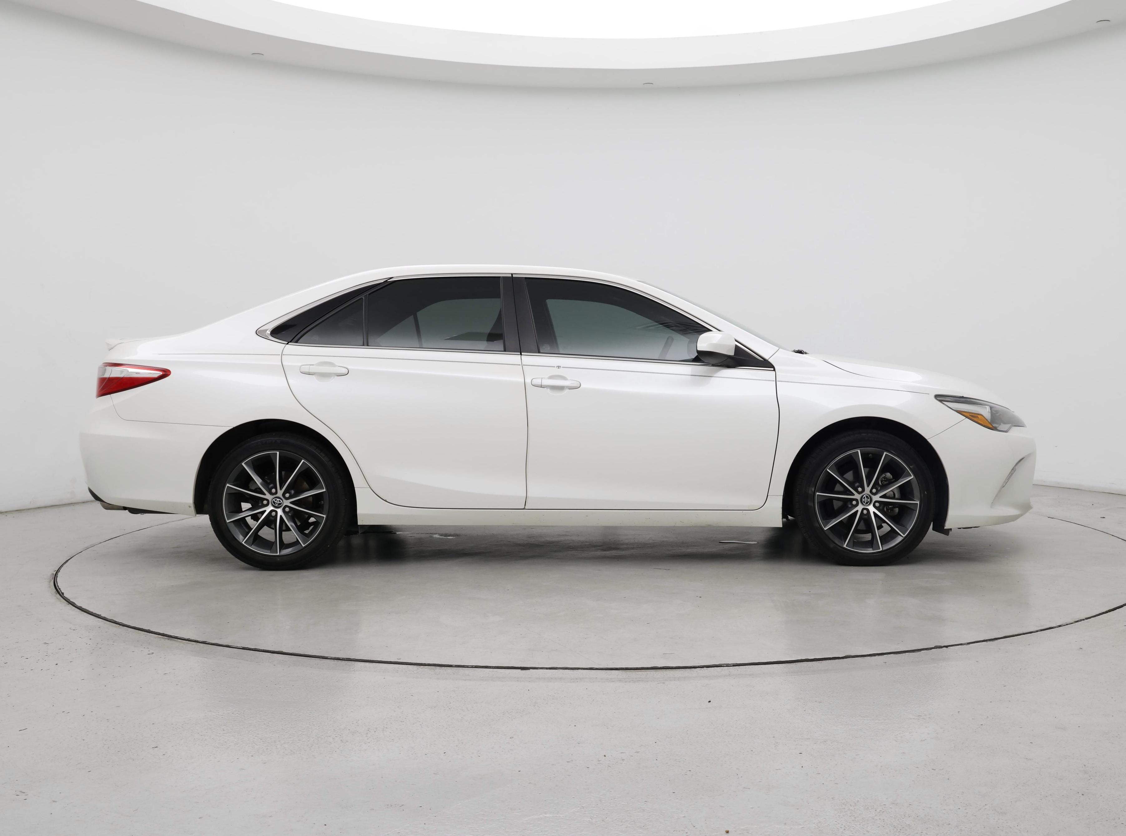 Thumbnail: 2015 Toyota Camry - 7