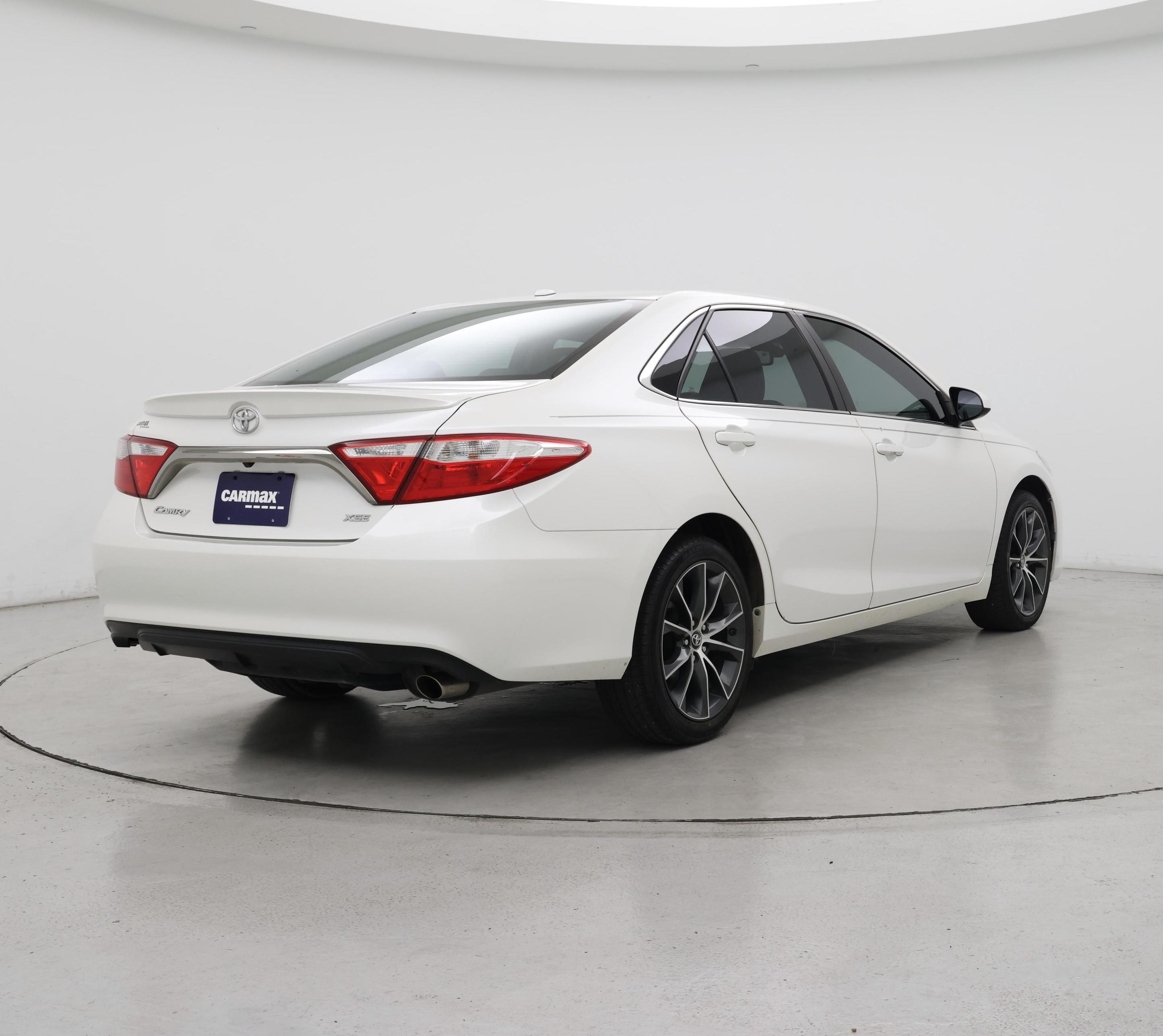 Thumbnail: 2015 Toyota Camry - 8