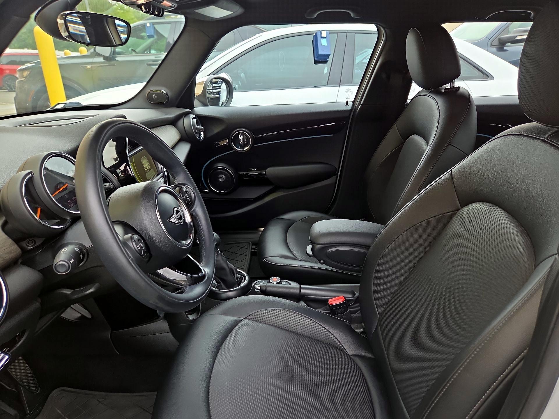 Thumbnail: 2017 MINI Cooper Hardtop - 11